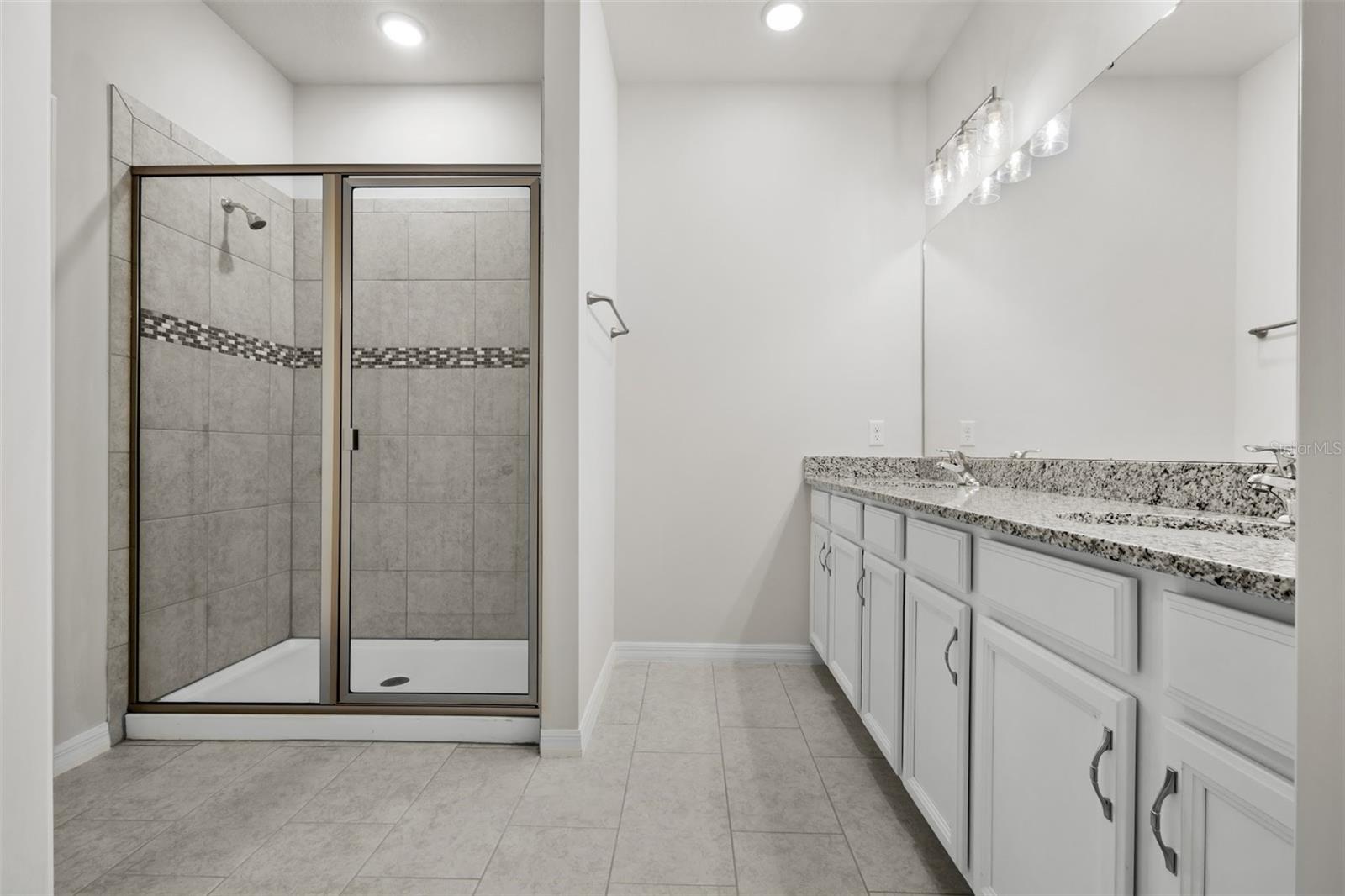 2523 AVALON PARK BLVD, TAVARES, FL, 32778