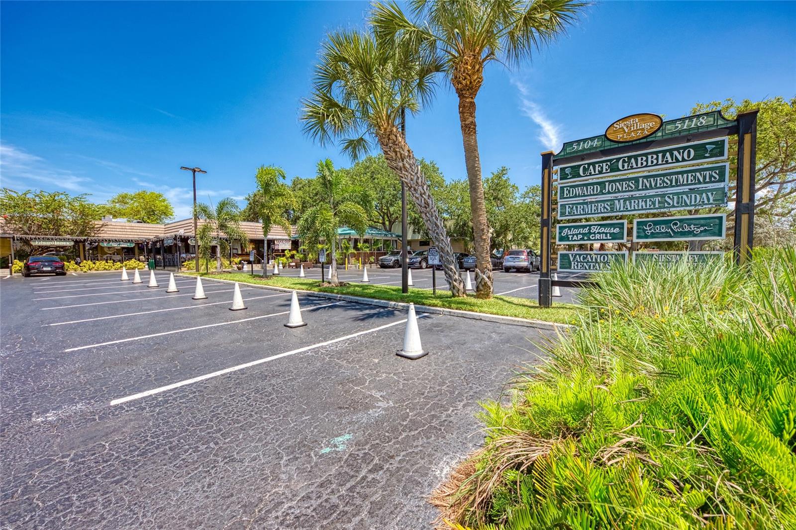 2721 MALL DR #B, SARASOTA, FL, 34231