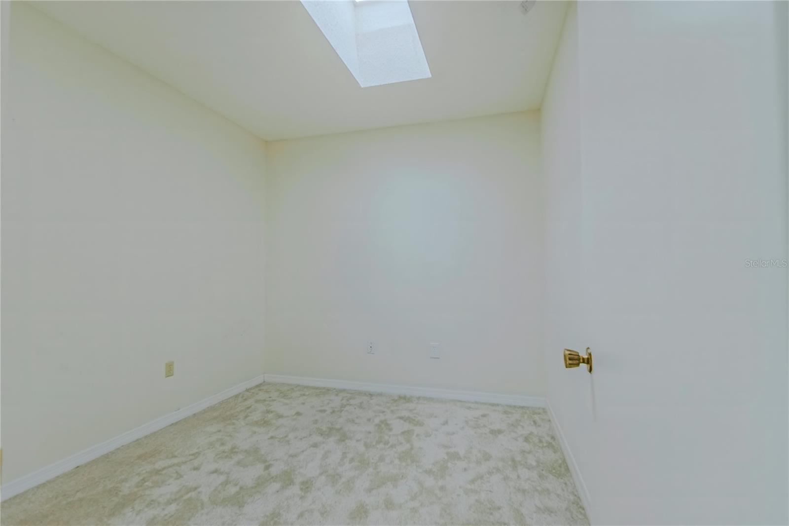 2721 MALL DR #B, SARASOTA, FL, 34231