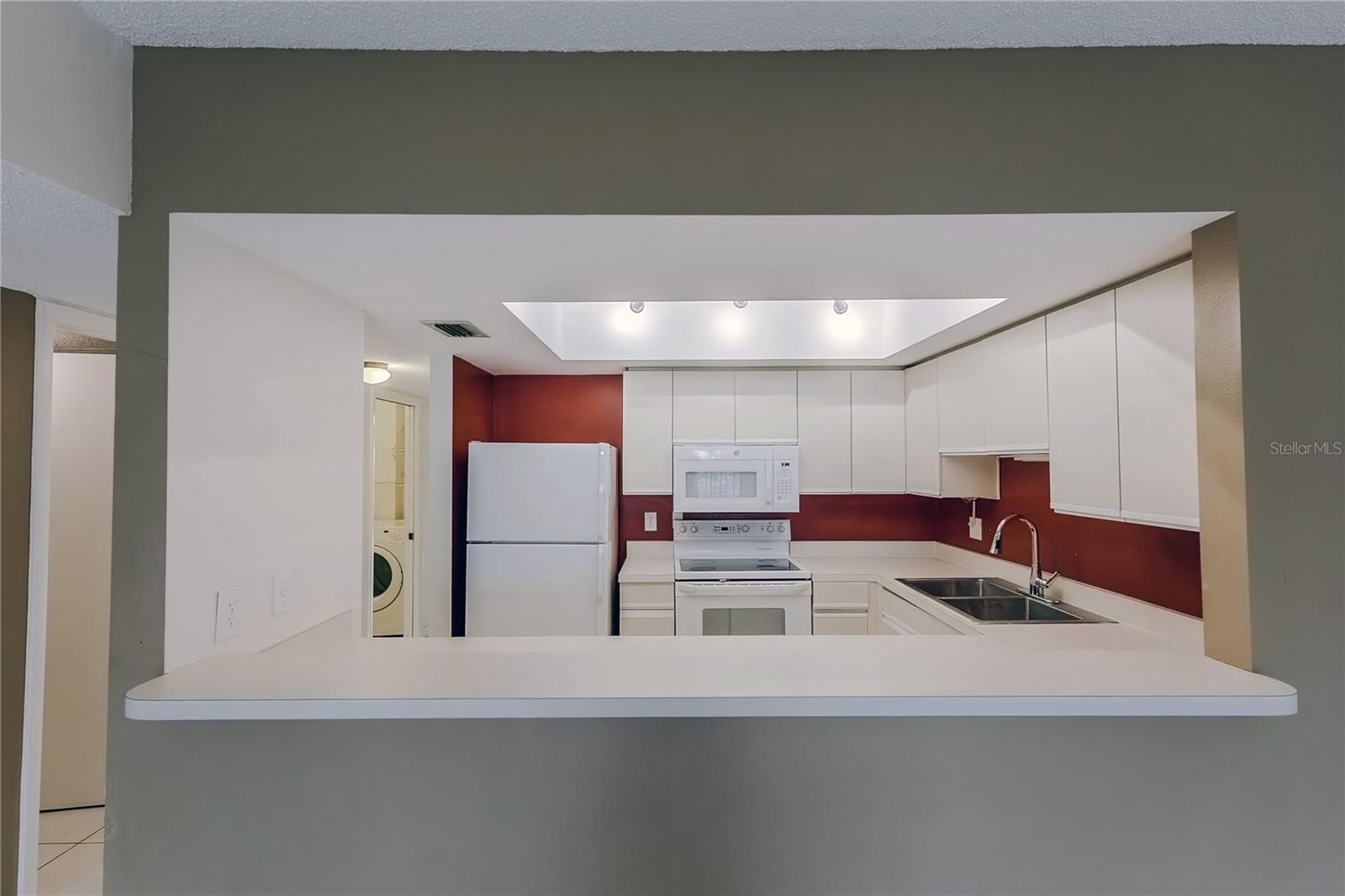 2721 MALL DR #B, SARASOTA, FL, 34231