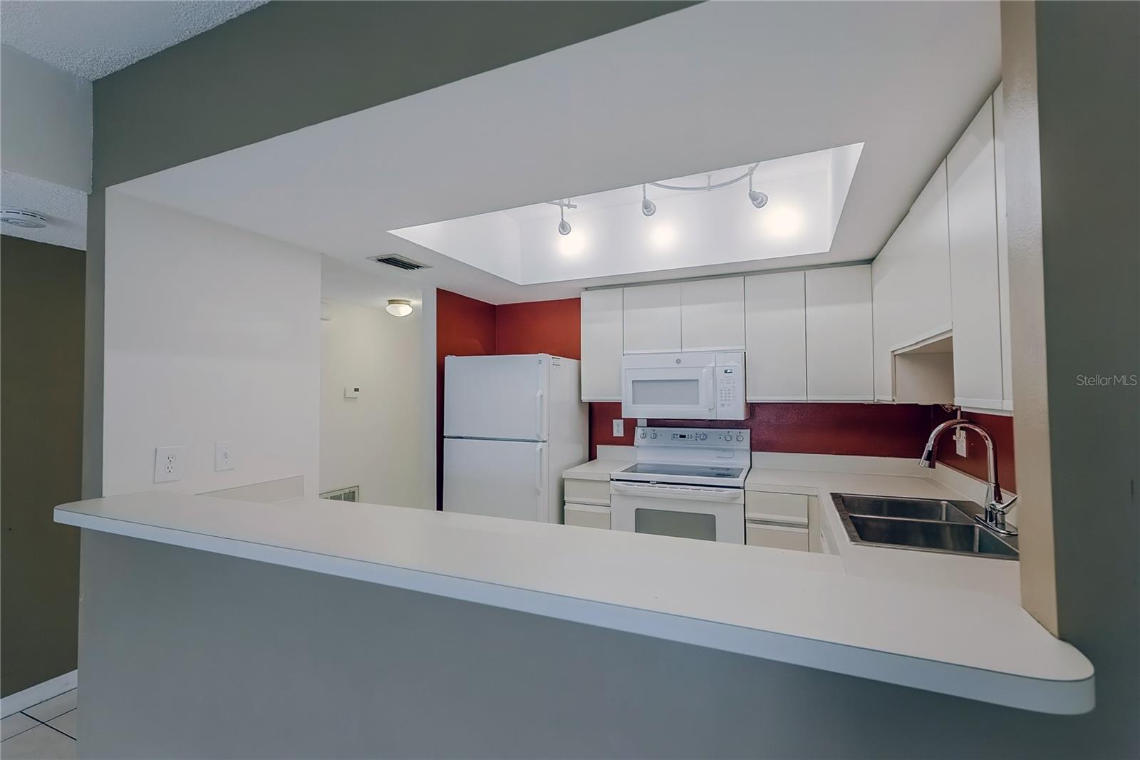 2721 MALL DR #B, SARASOTA, FL, 34231