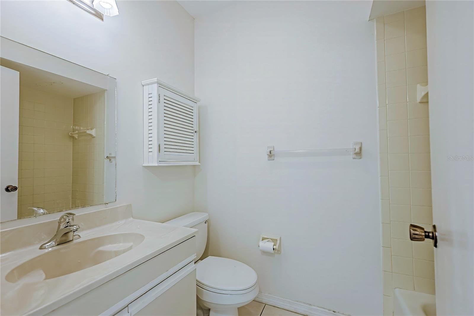 2721 MALL DR #B, SARASOTA, FL, 34231