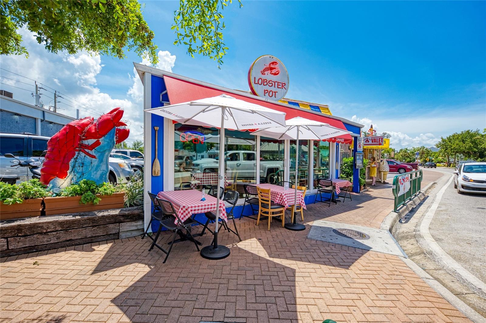 2721 MALL DR #B, SARASOTA, FL, 34231