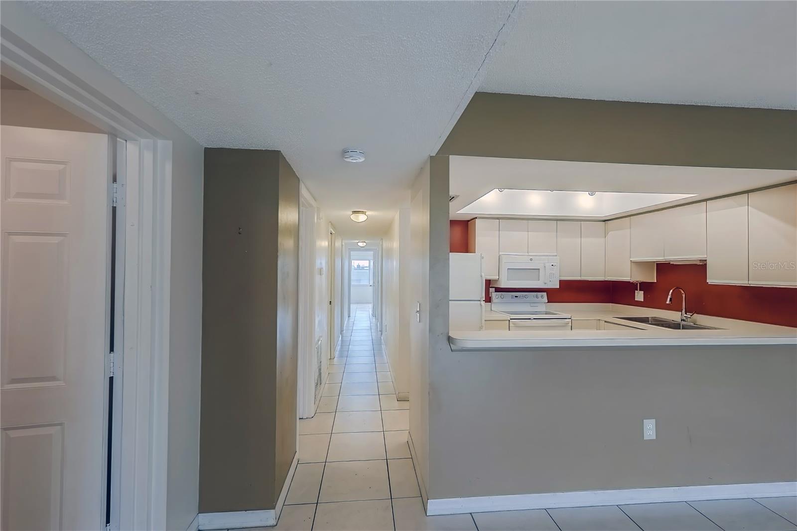 2721 MALL DR #B, SARASOTA, FL, 34231