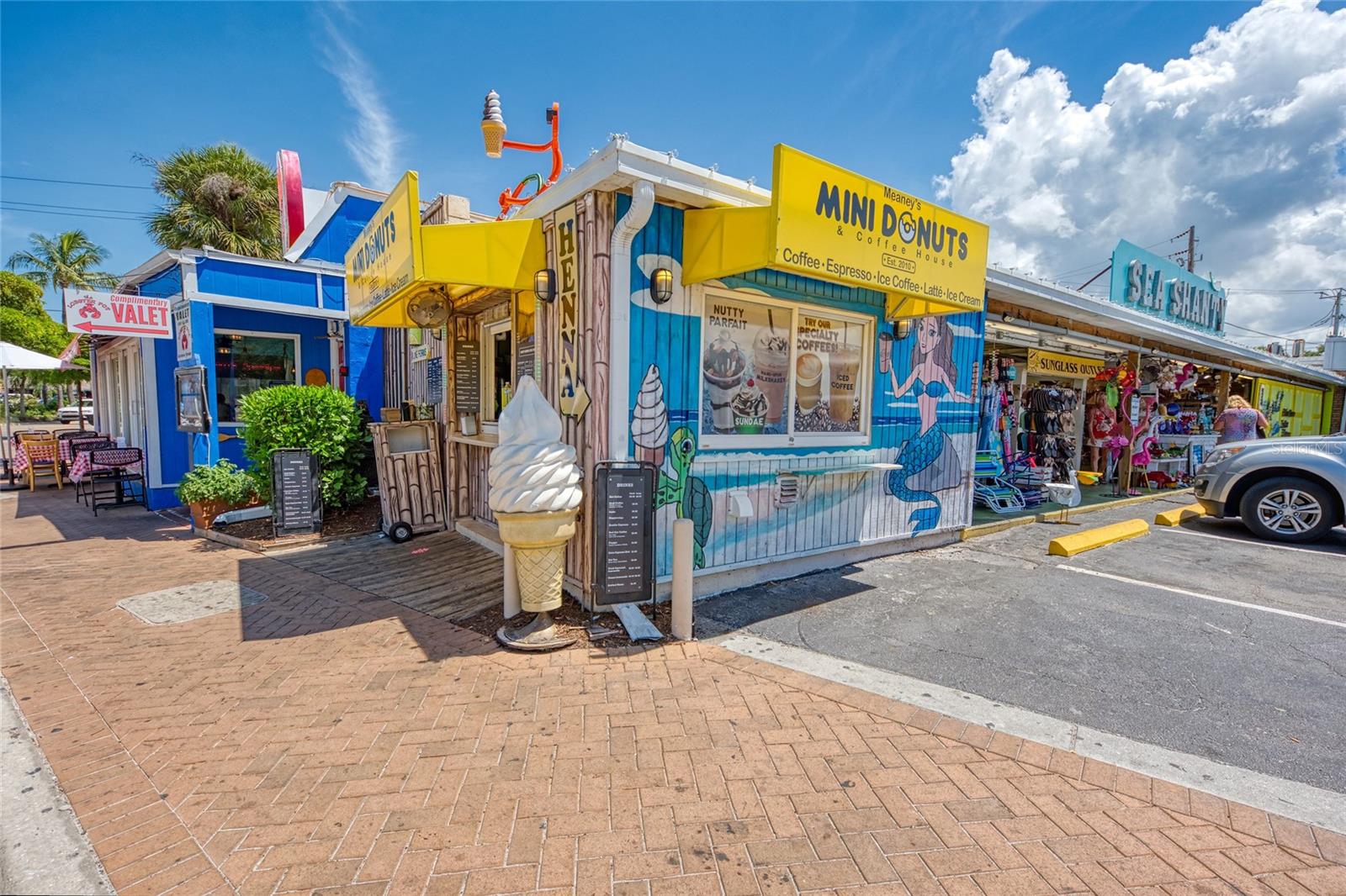 2721 MALL DR #B, SARASOTA, FL, 34231