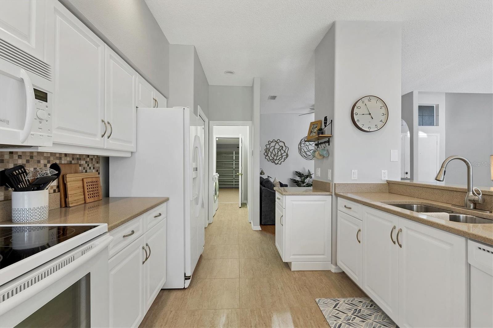 8937 OLDE HICKORY AVE, SARASOTA, FL, 34238