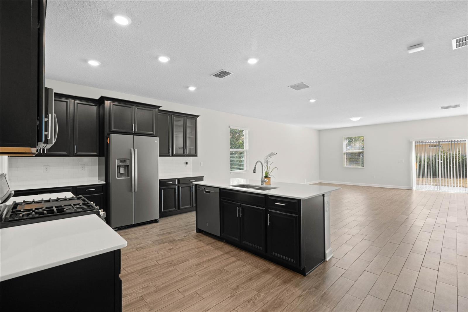 1504 OAK MARSH LOOP, DAVENPORT, FL, 33837