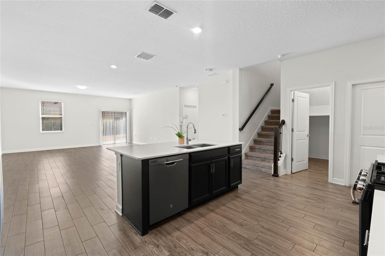 1504 OAK MARSH LOOP, DAVENPORT, FL, 33837