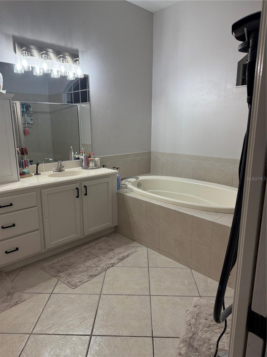 240 DOVE TRL, BRADENTON, FL, 34212