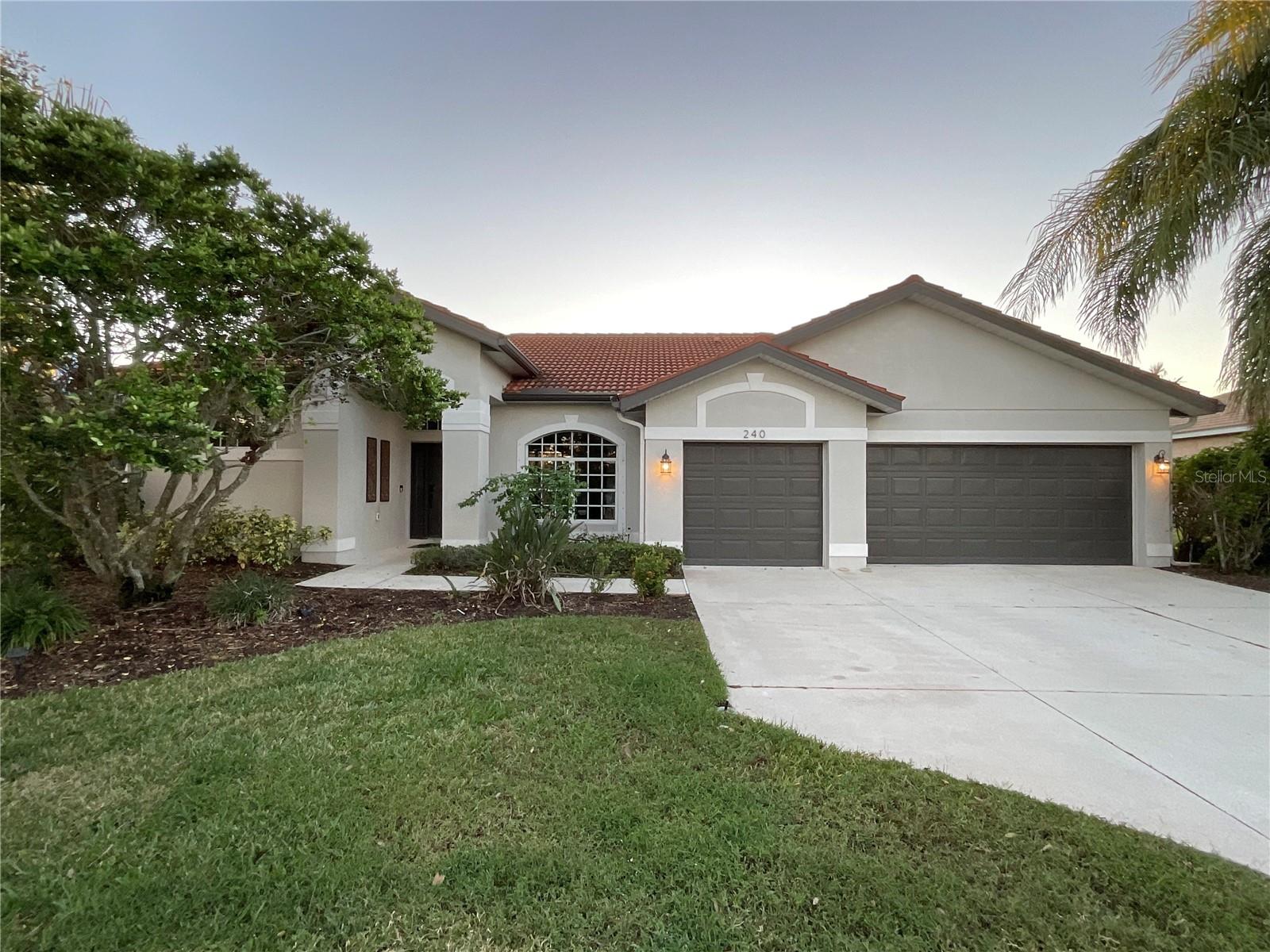 240 DOVE TRL, BRADENTON, FL, 34212