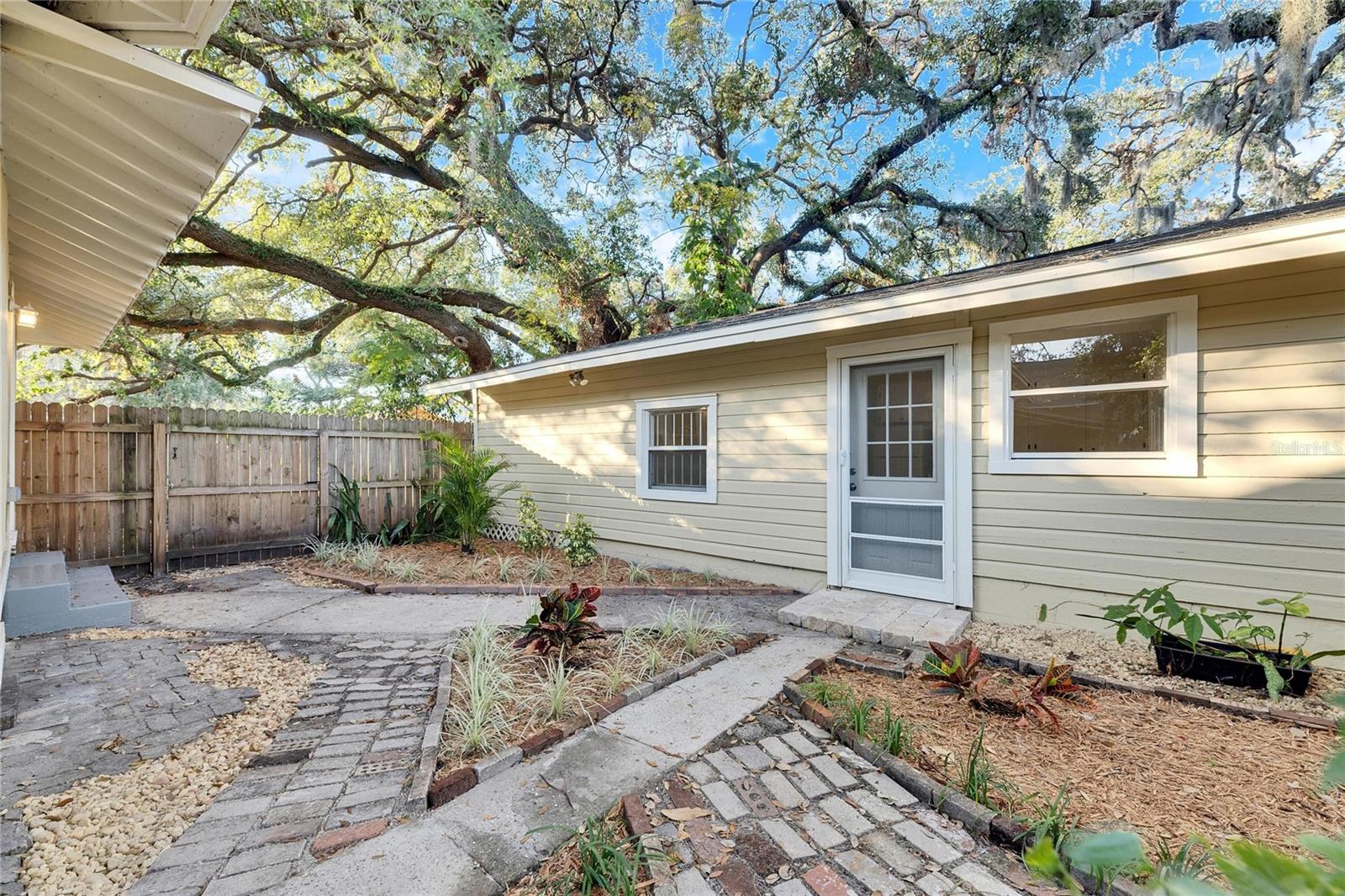 1304 E 32ND AVE, TAMPA, FL, 33603