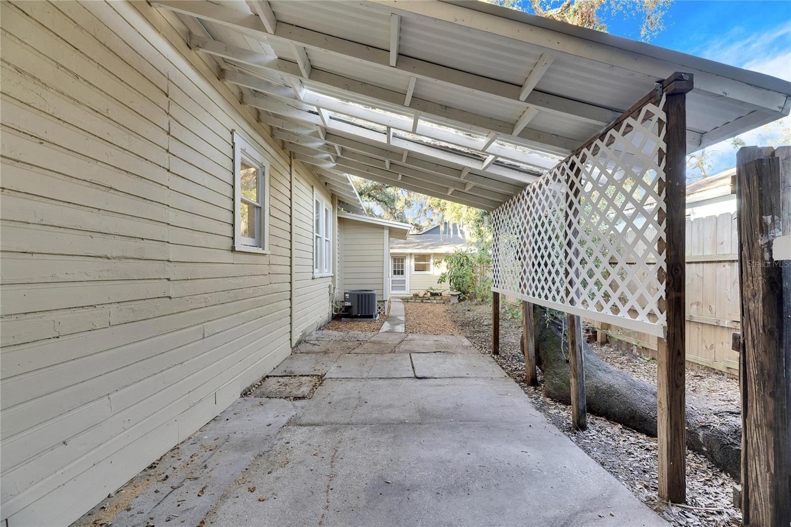 1304 E 32ND AVE, TAMPA, FL, 33603