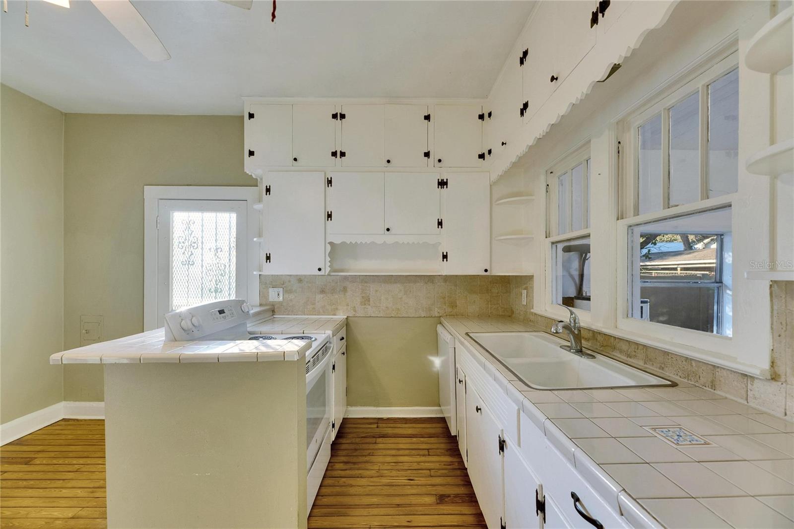 1304 E 32ND AVE, TAMPA, FL, 33603