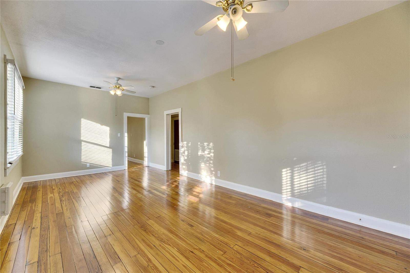 1304 E 32ND AVE, TAMPA, FL, 33603