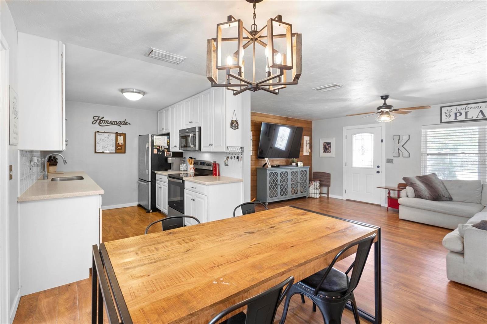 120 E HOLLY DR, ORANGE CITY, FL, 32763