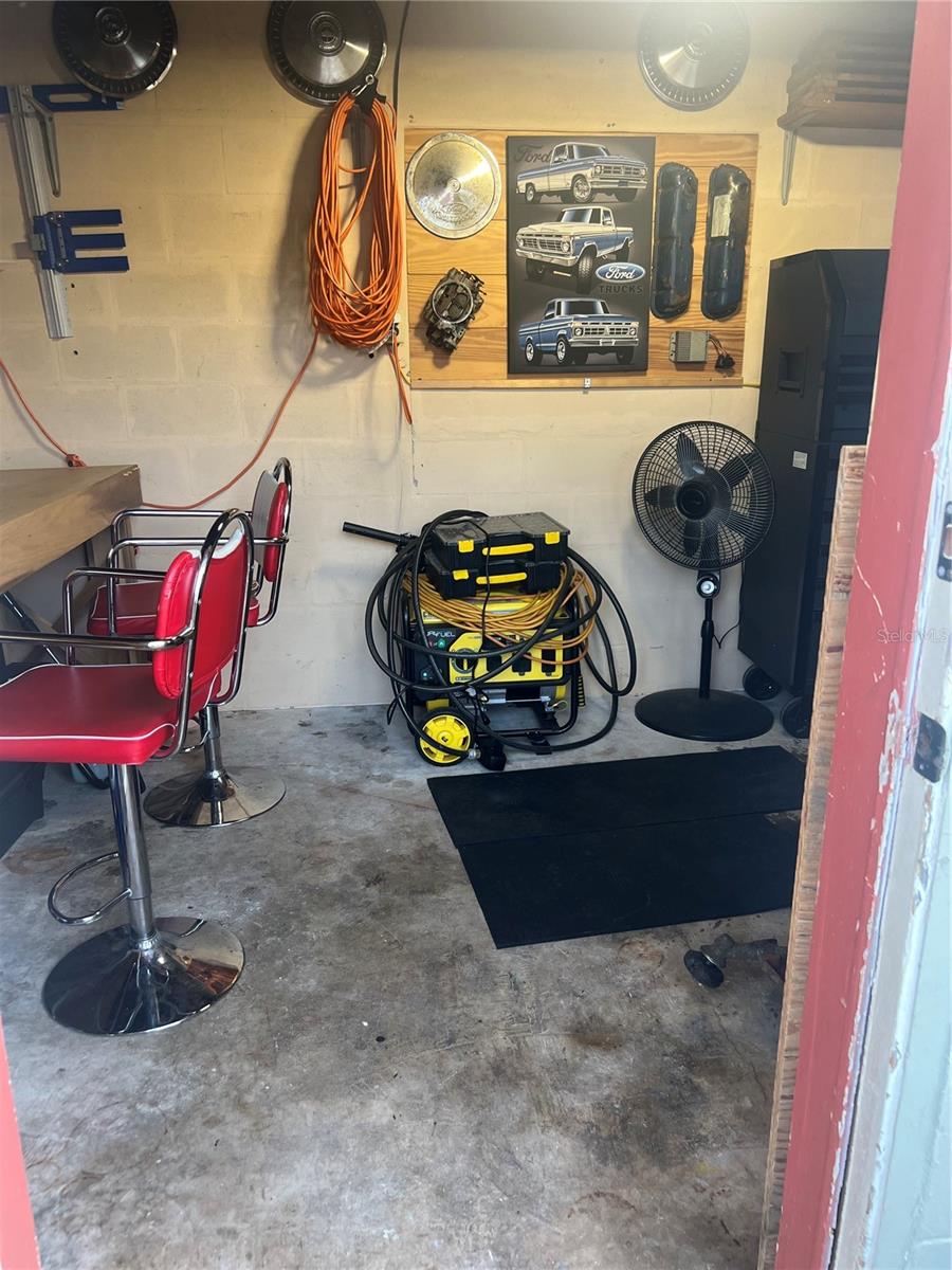 120 E HOLLY DR, ORANGE CITY, FL, 32763