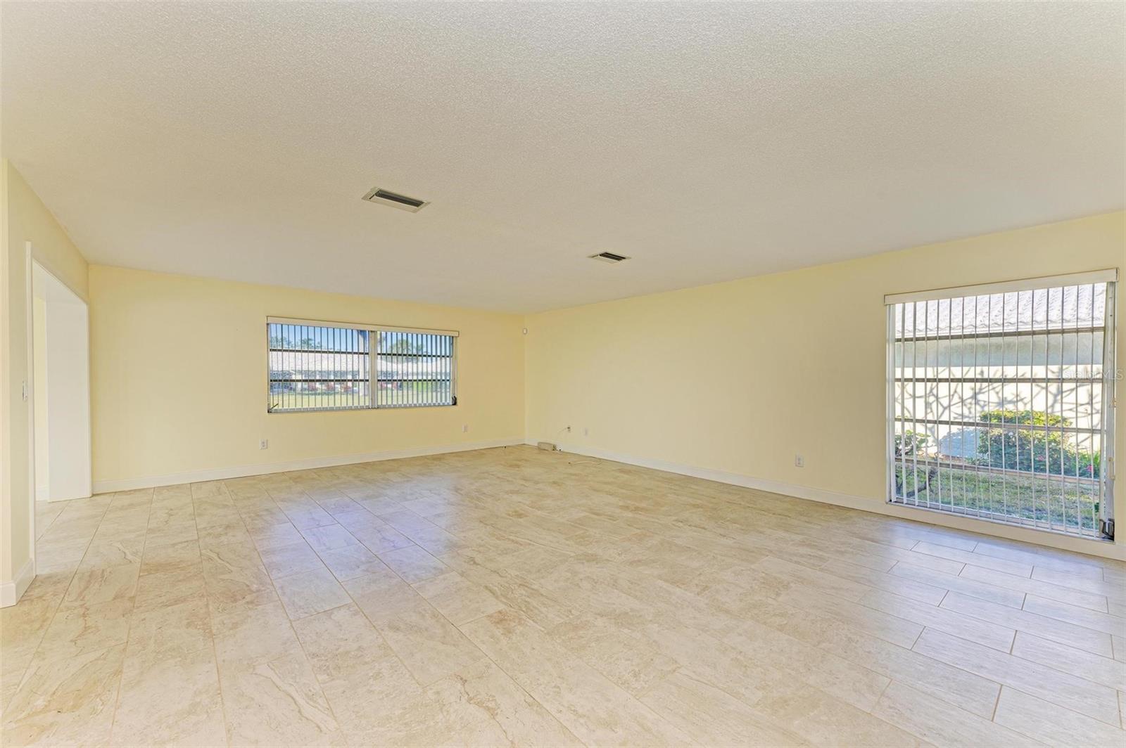 6704 11TH AVE W, BRADENTON, FL, 34209