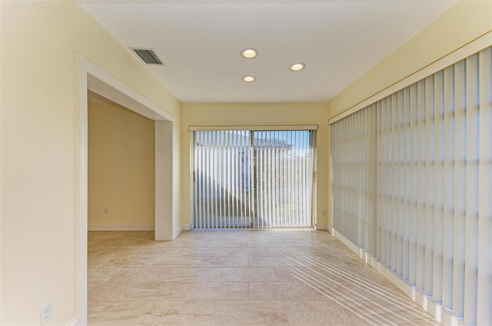 6704 11TH AVE W, BRADENTON, FL, 34209