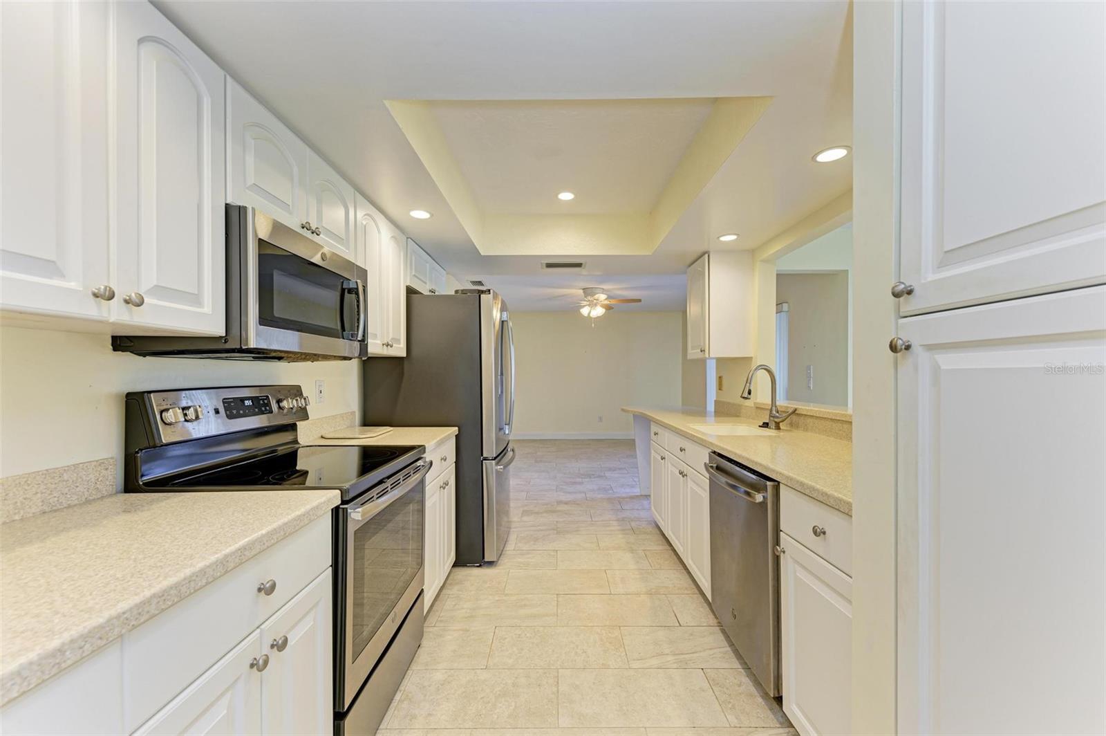 6704 11TH AVE W, BRADENTON, FL, 34209