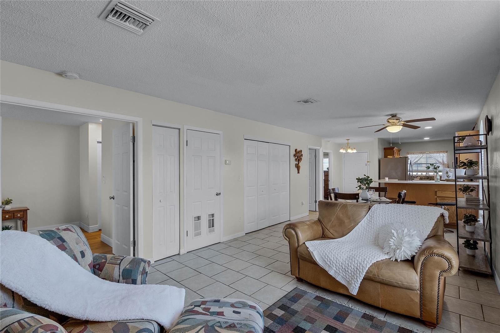 313 DIRKSEN DR #B16, DEBARY, FL, 32713