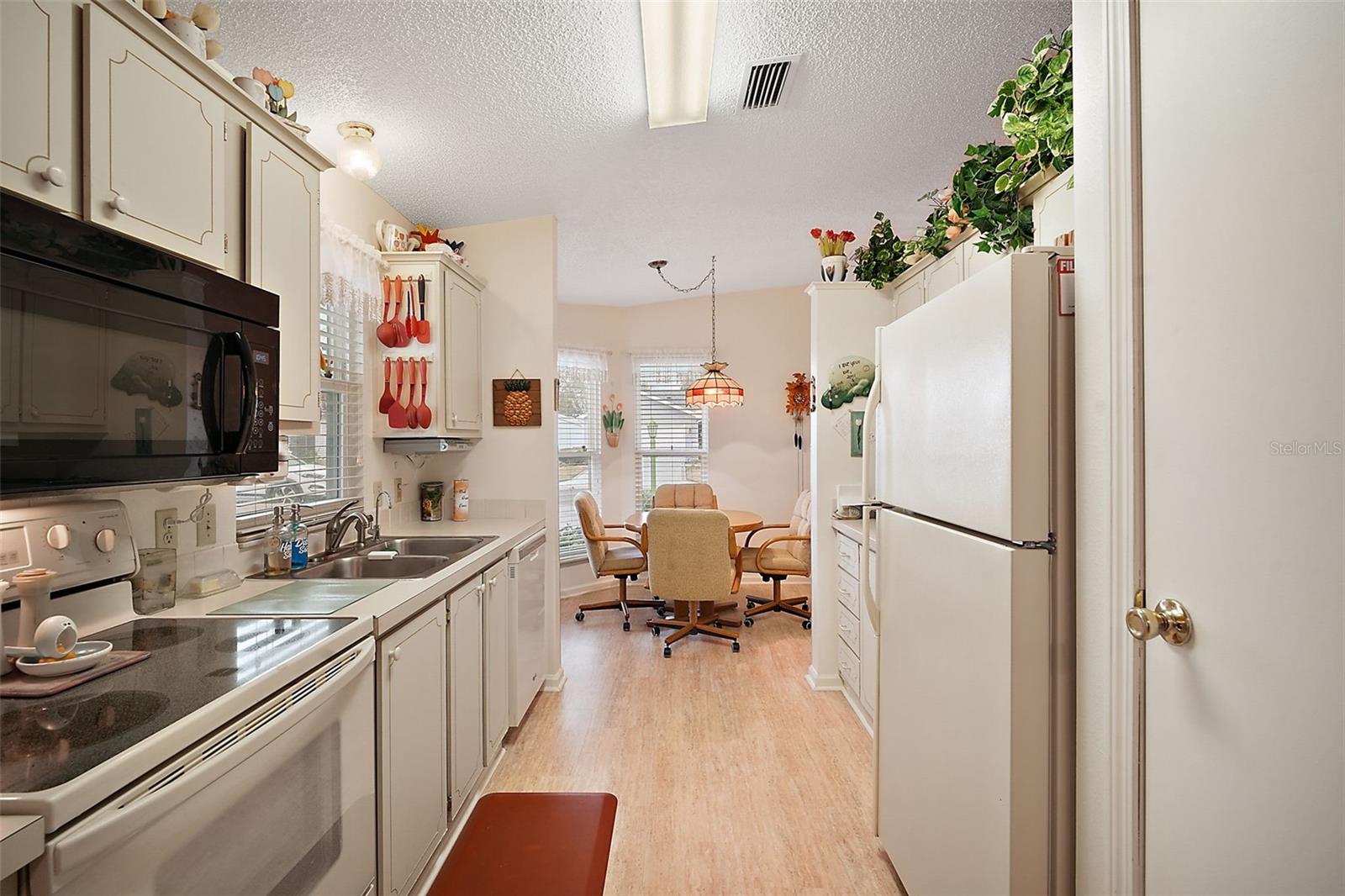 1220 MARIA CT, LADY LAKE, FL, 32159