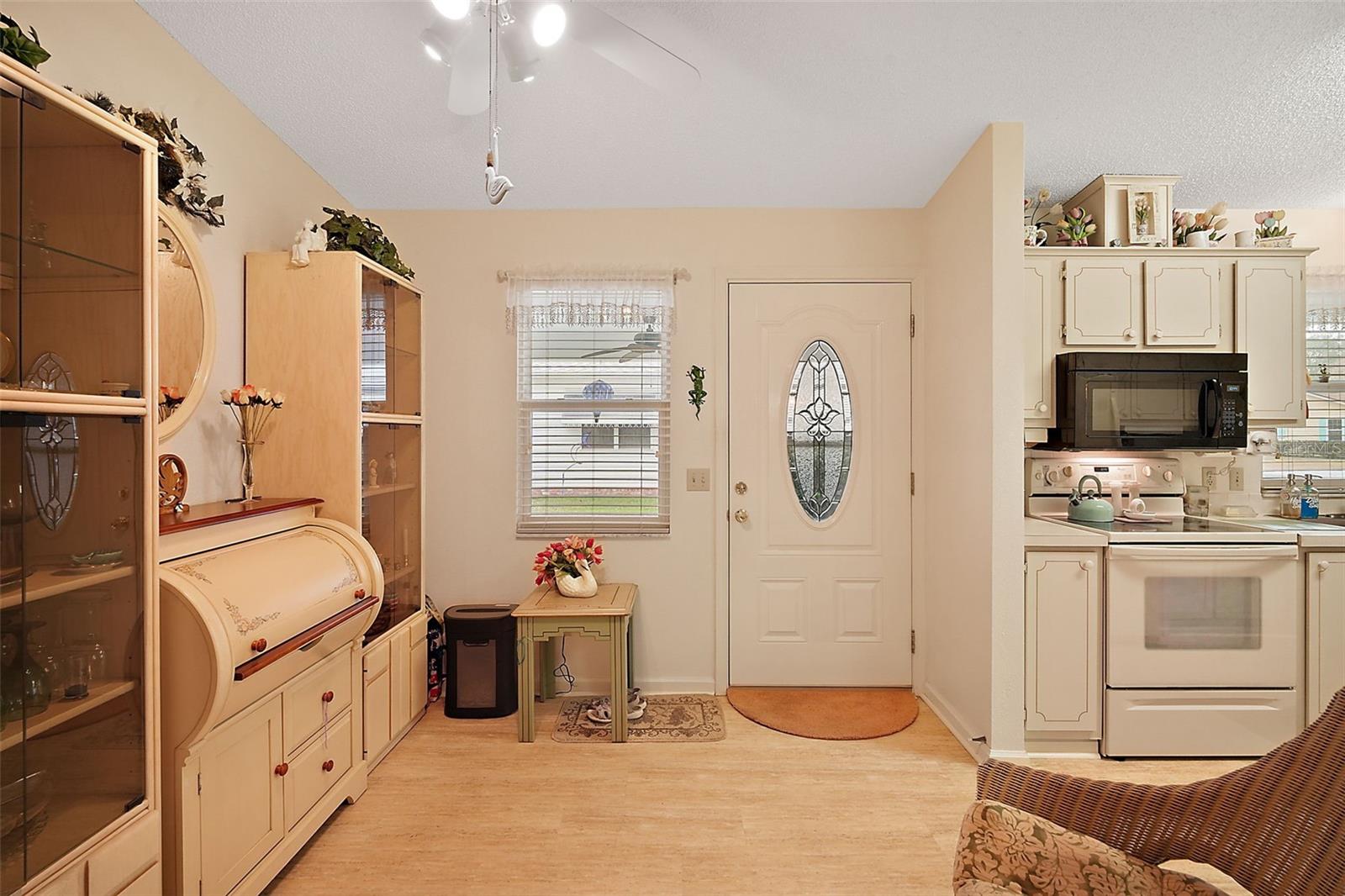 1220 MARIA CT, LADY LAKE, FL, 32159