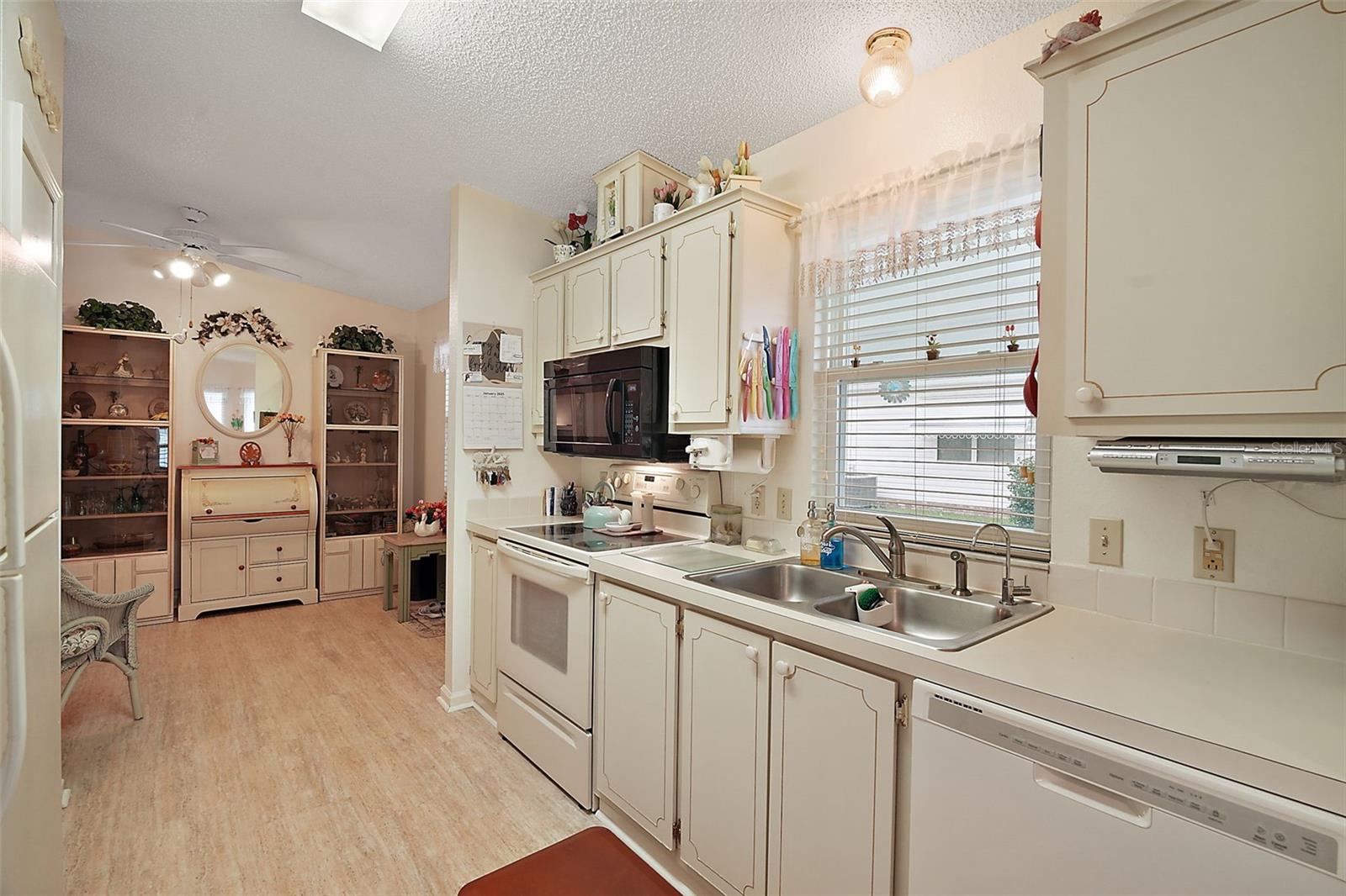 1220 MARIA CT, LADY LAKE, FL, 32159