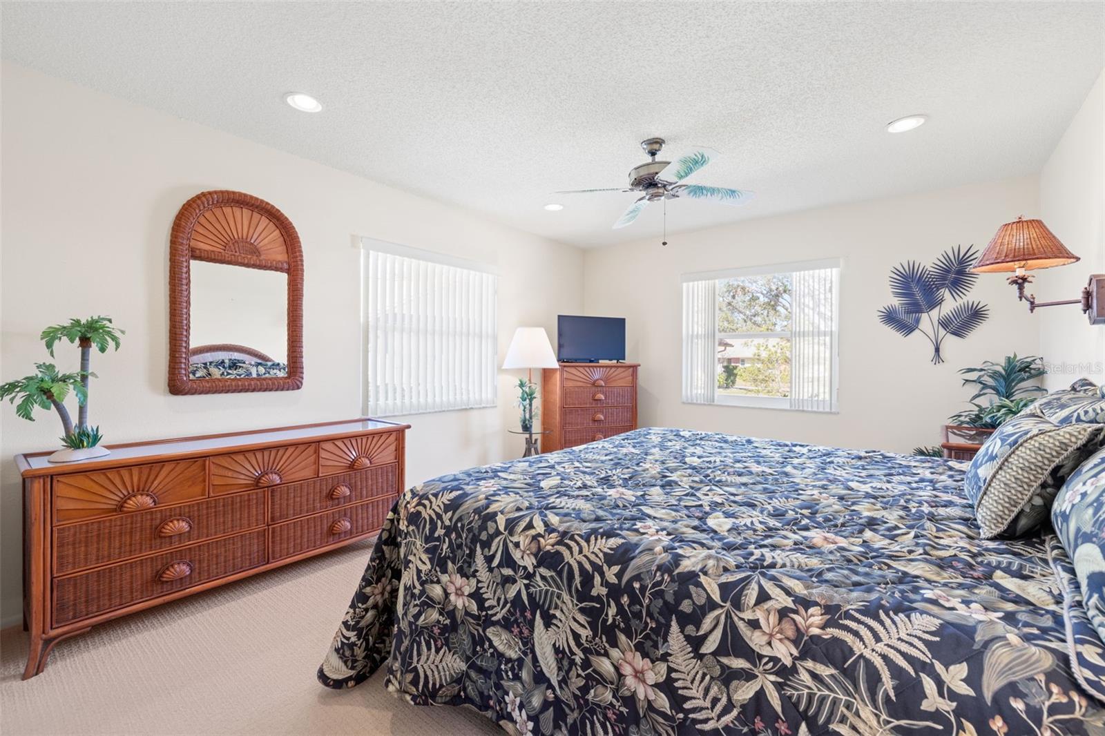 1375 CARLISLE CT, DUNEDIN, FL, 34698