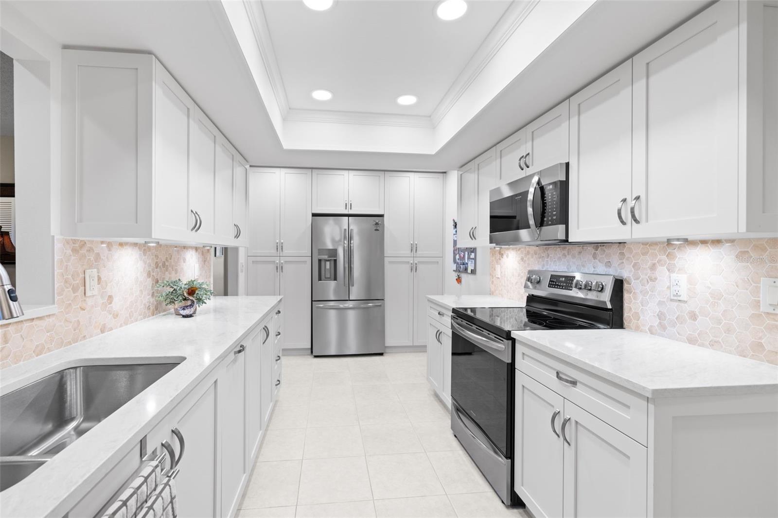 1375 CARLISLE CT, DUNEDIN, FL, 34698