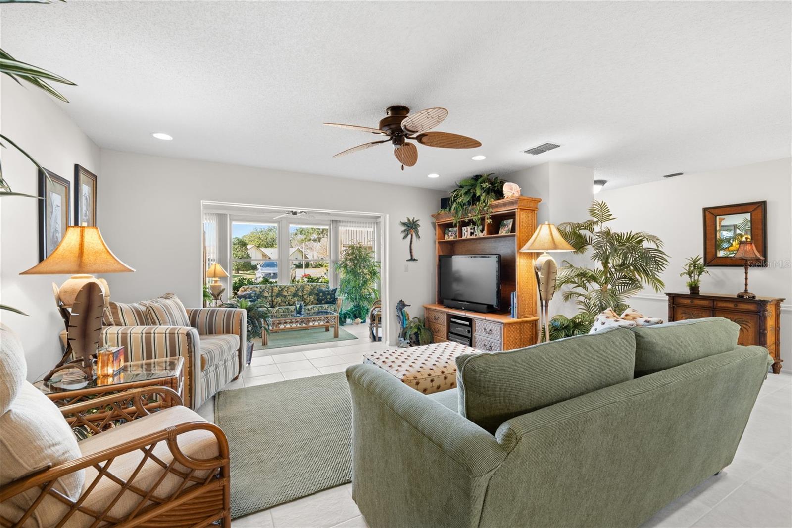 1375 CARLISLE CT, DUNEDIN, FL, 34698