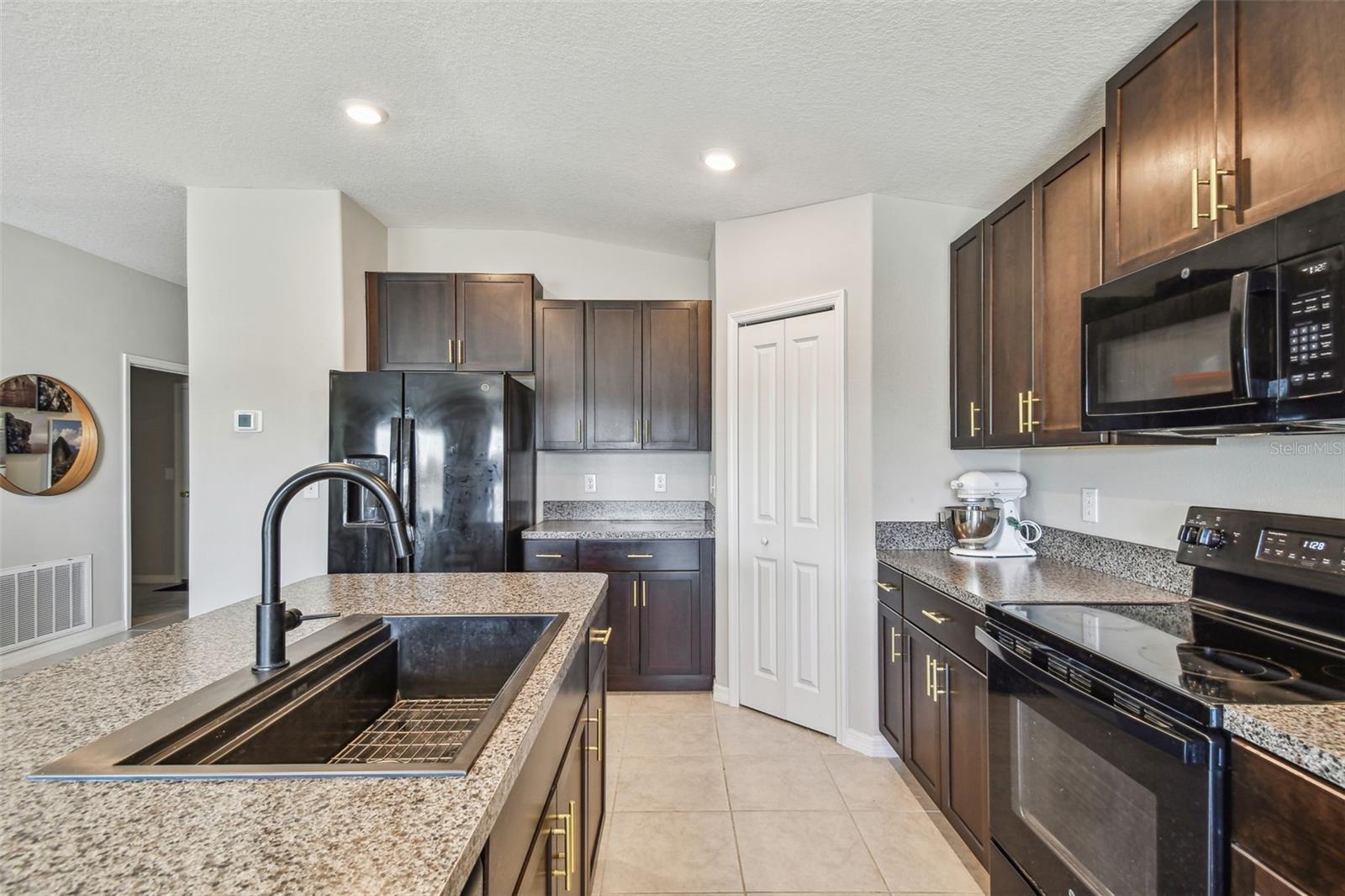 4654 WILD SENNA BLVD, TAMPA, FL, 33619