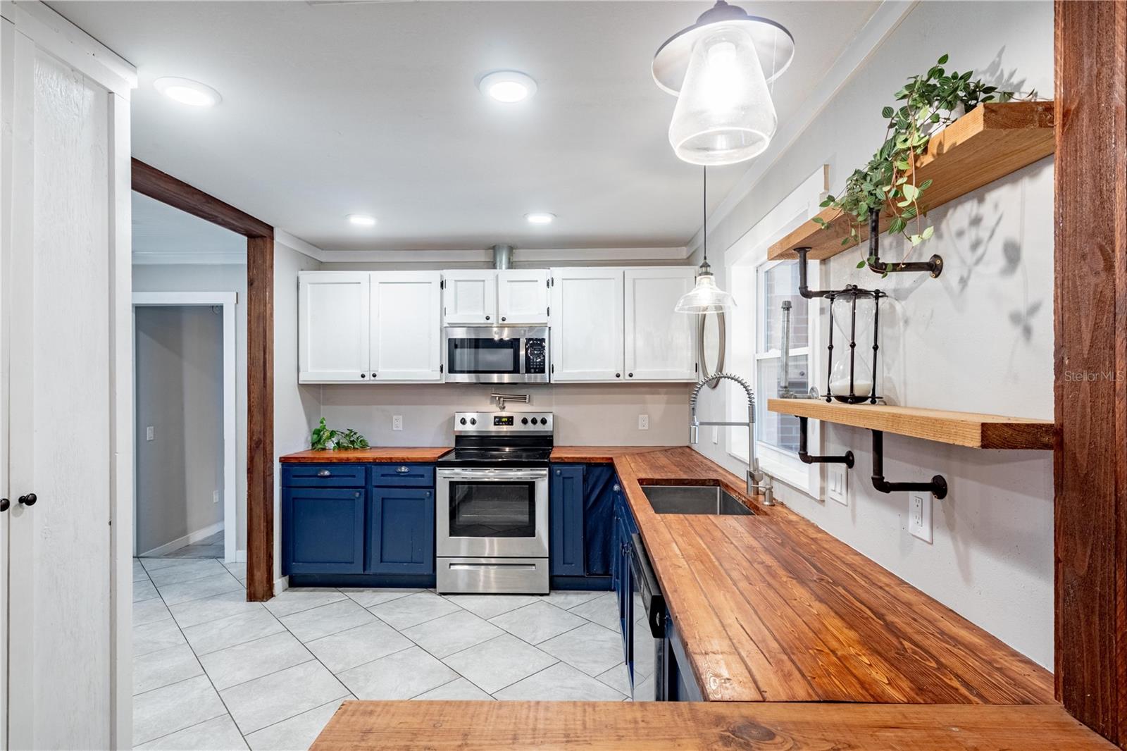 646 PALM DR, OVIEDO, FL, 32765