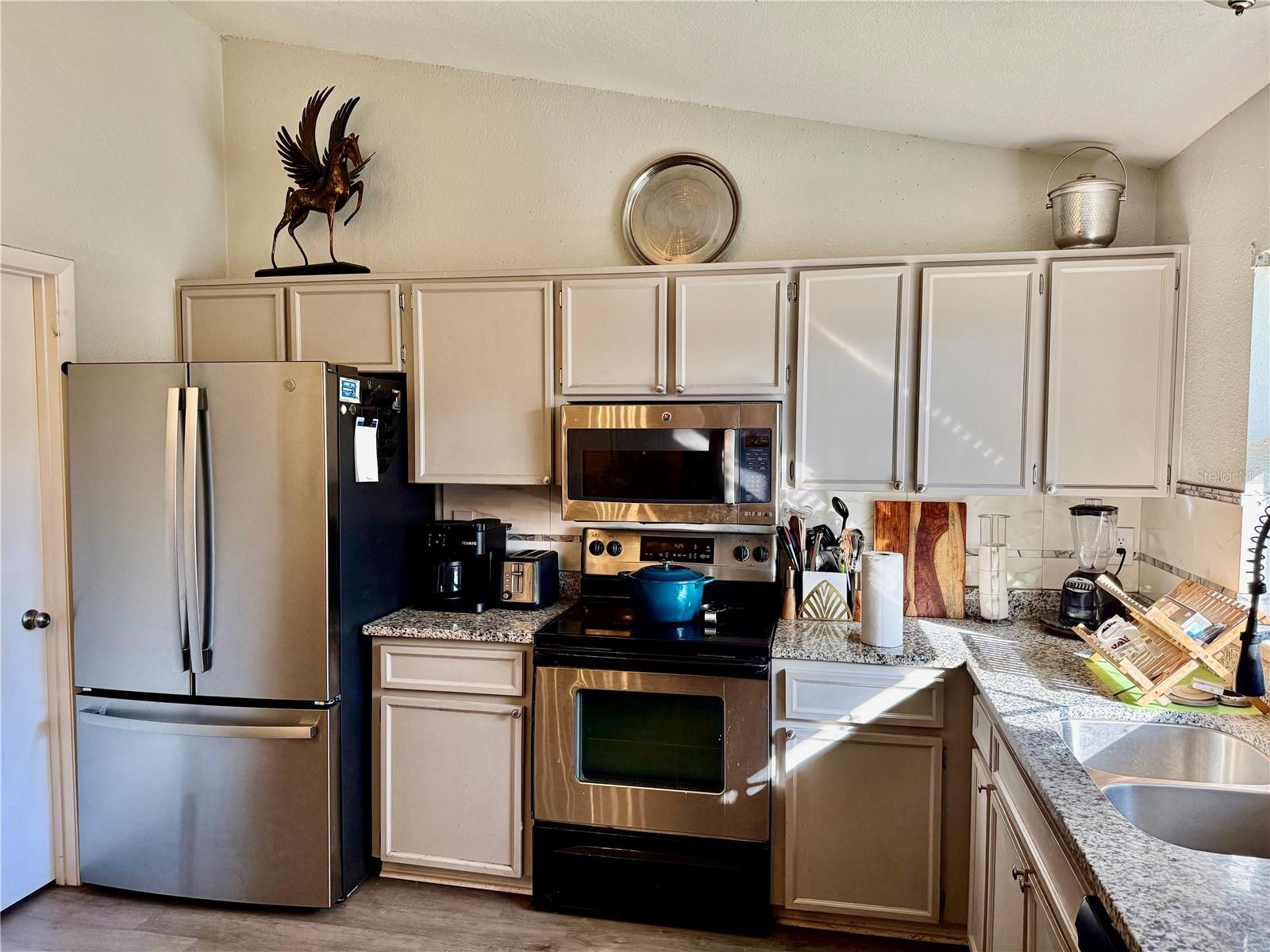 10820 LIVINGSTON DR, NEW PORT RICHEY, FL, 34654