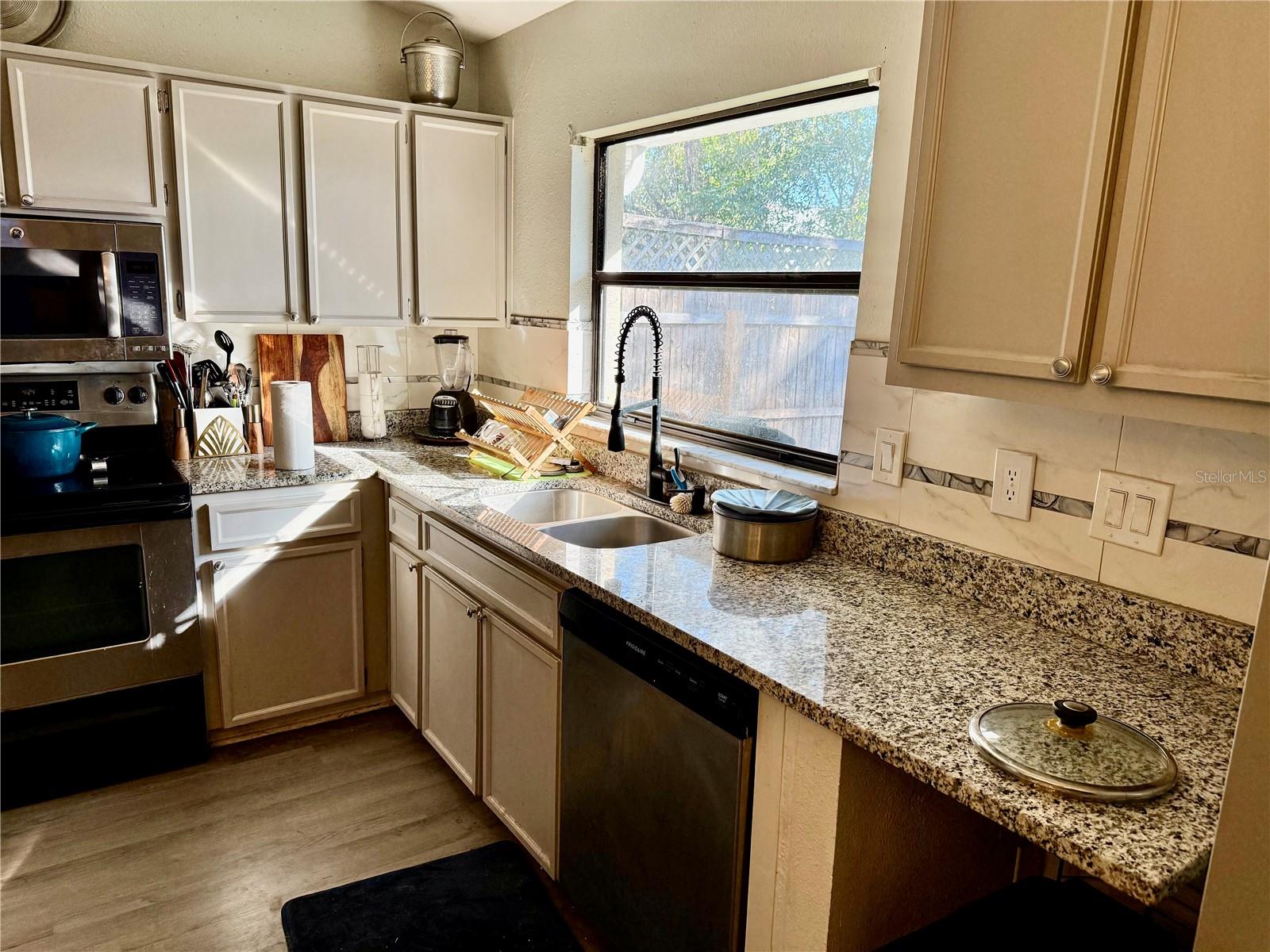 10820 LIVINGSTON DR, NEW PORT RICHEY, FL, 34654