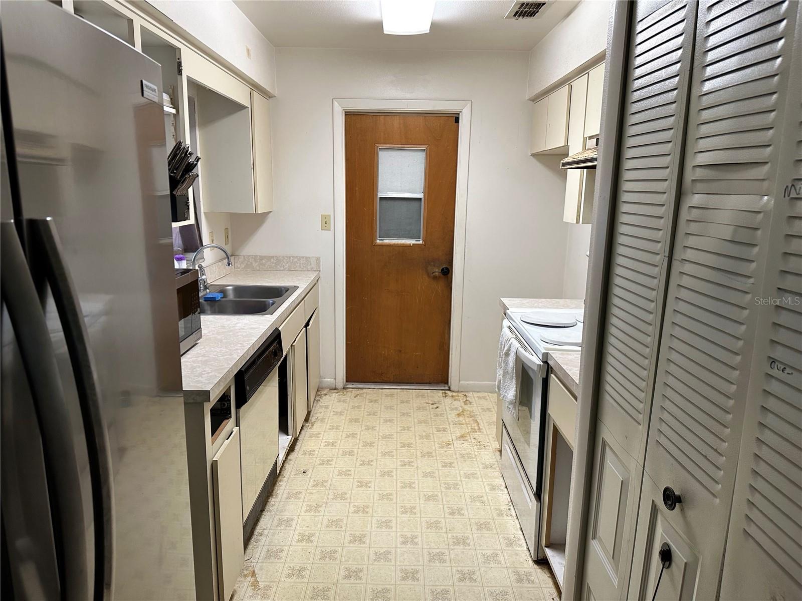 303 CRICKET HOLLOW LN, EUSTIS, FL, 32726