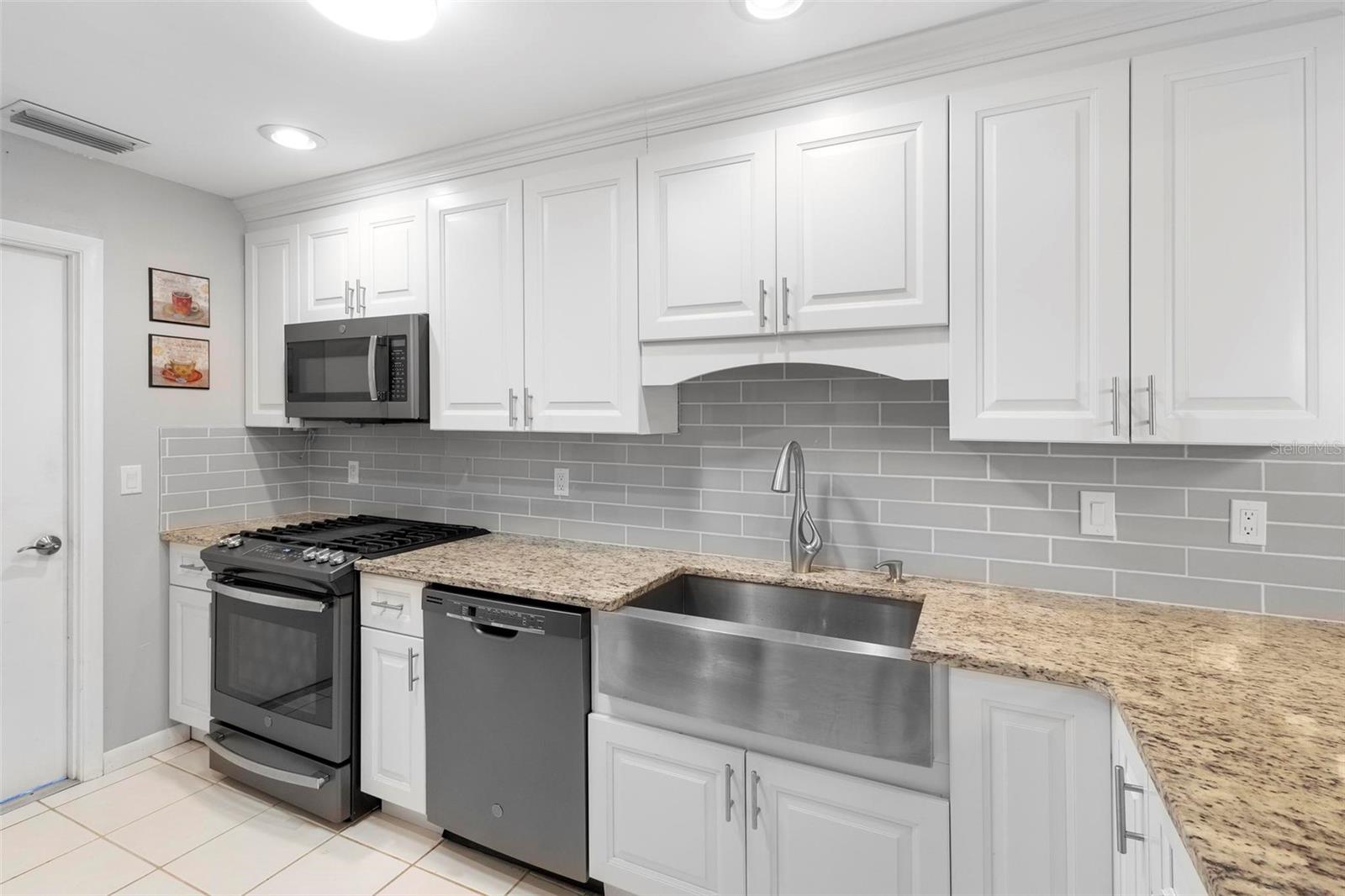 360 GLENEAGLES DR, NEW SMYRNA BEACH, FL, 32168
