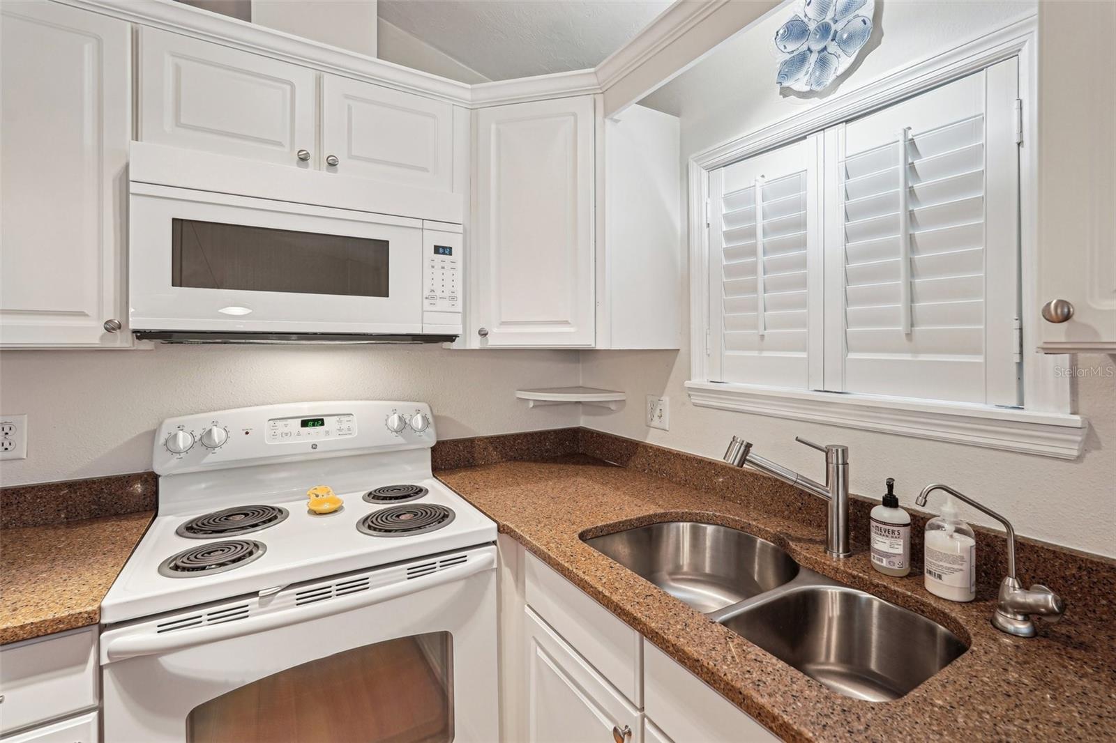 283 BAINBRIDGE DR, NOKOMIS, FL, 34275