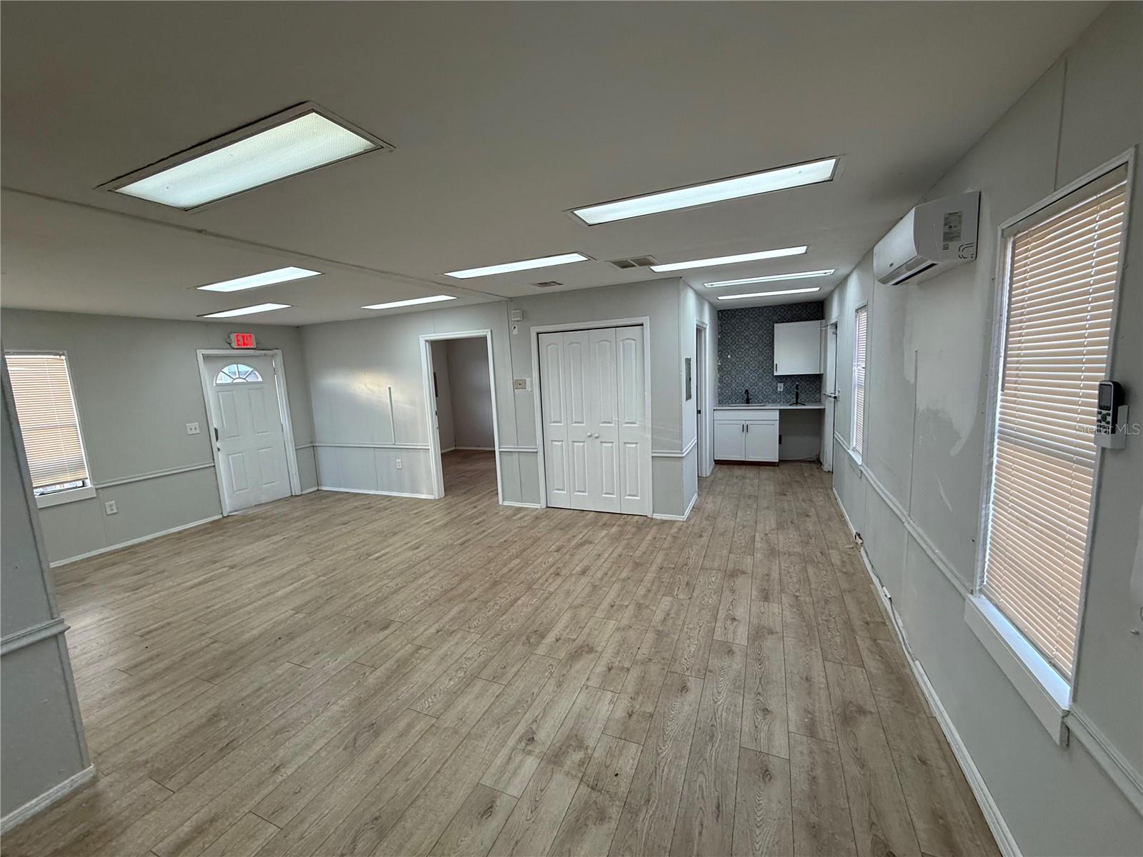 791 N SEMORAN BLVD, ORLANDO, FL, 32807