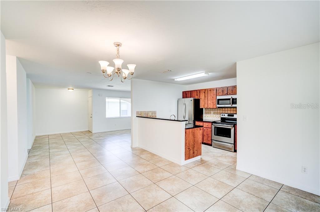 1107 CAPE CORAL PKWY W, CAPE CORAL, FL, 33914