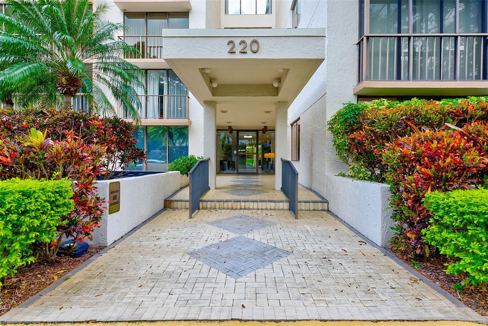220 BELLEVIEW BLVD #811, BELLEAIR, FL, 33756