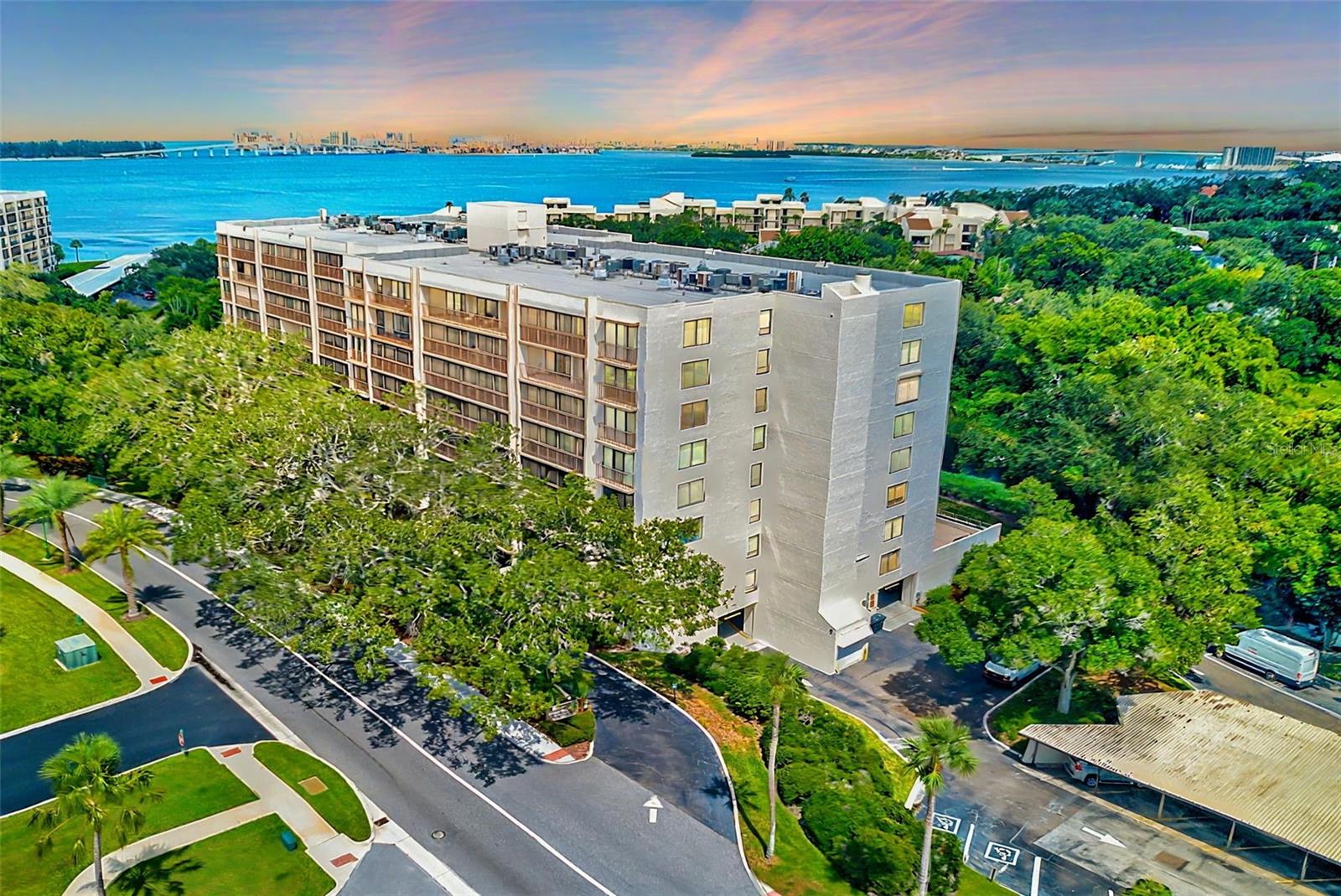 220 BELLEVIEW BLVD #811, BELLEAIR, FL, 33756