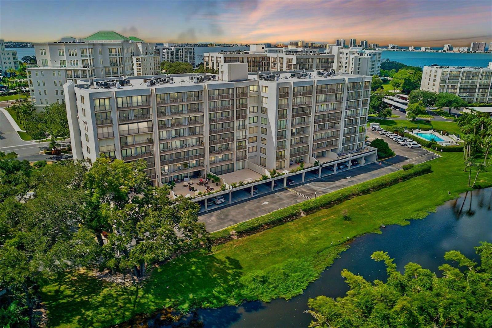 220 BELLEVIEW BLVD #811, BELLEAIR, FL, 33756