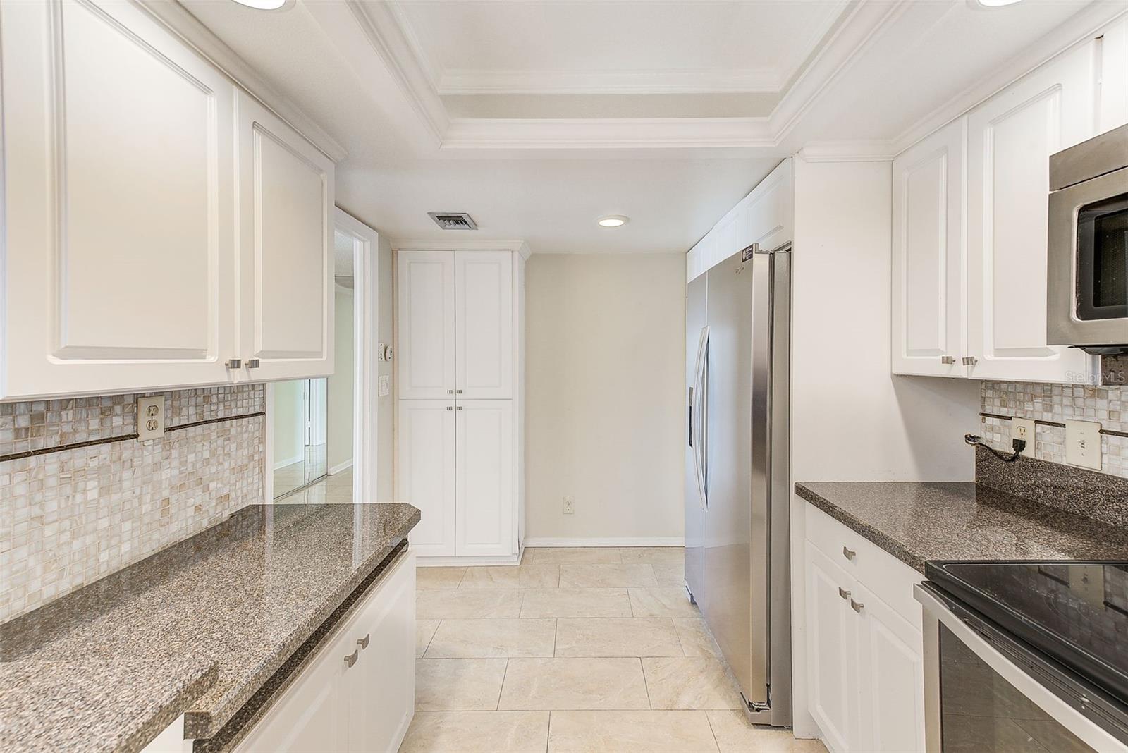 220 BELLEVIEW BLVD #811, BELLEAIR, FL, 33756