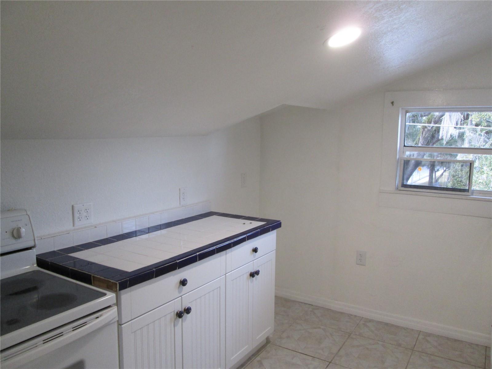 128 ORANGE AVE, LEESBURG, FL, 34748