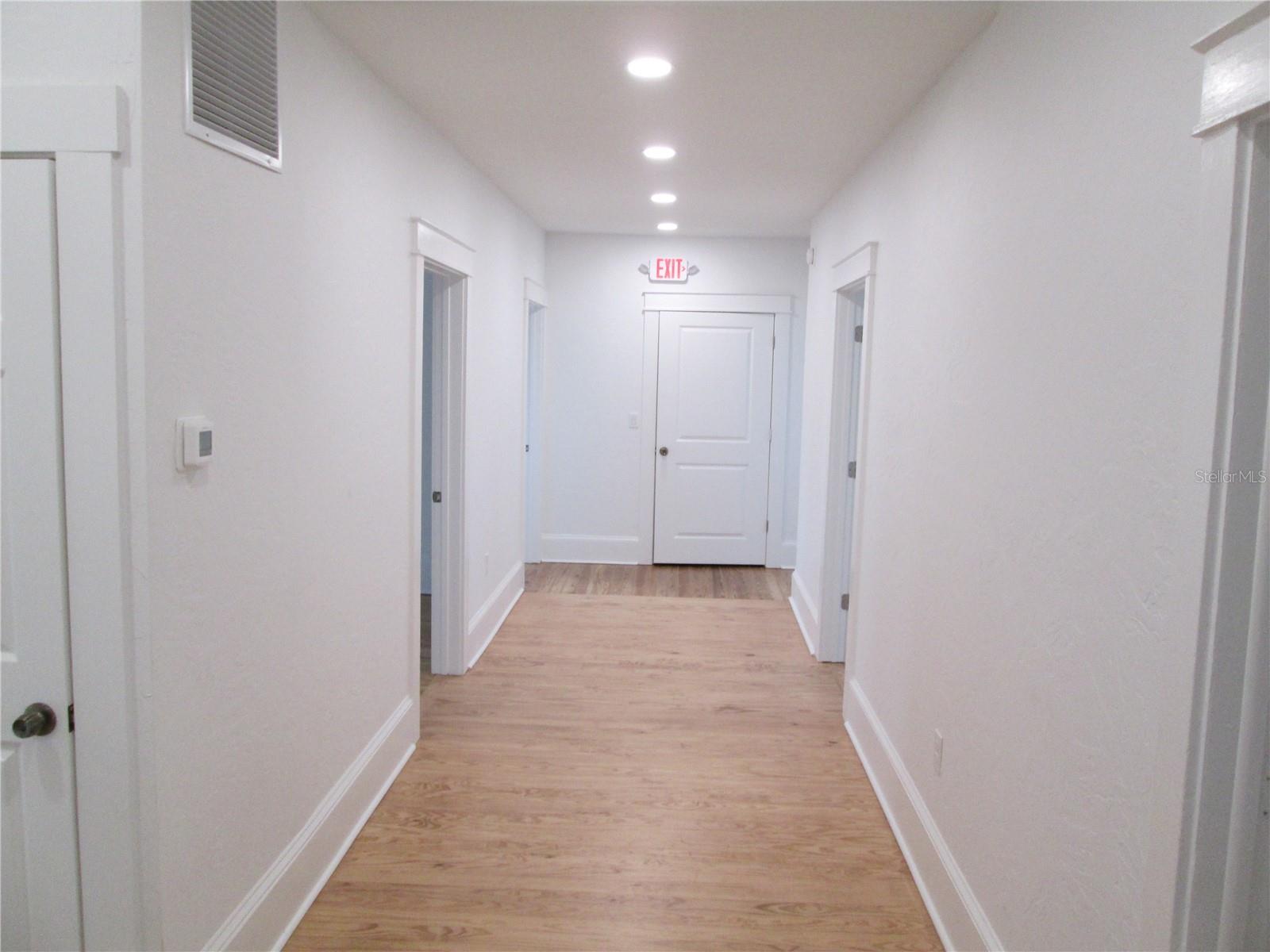 128 ORANGE AVE, LEESBURG, FL, 34748