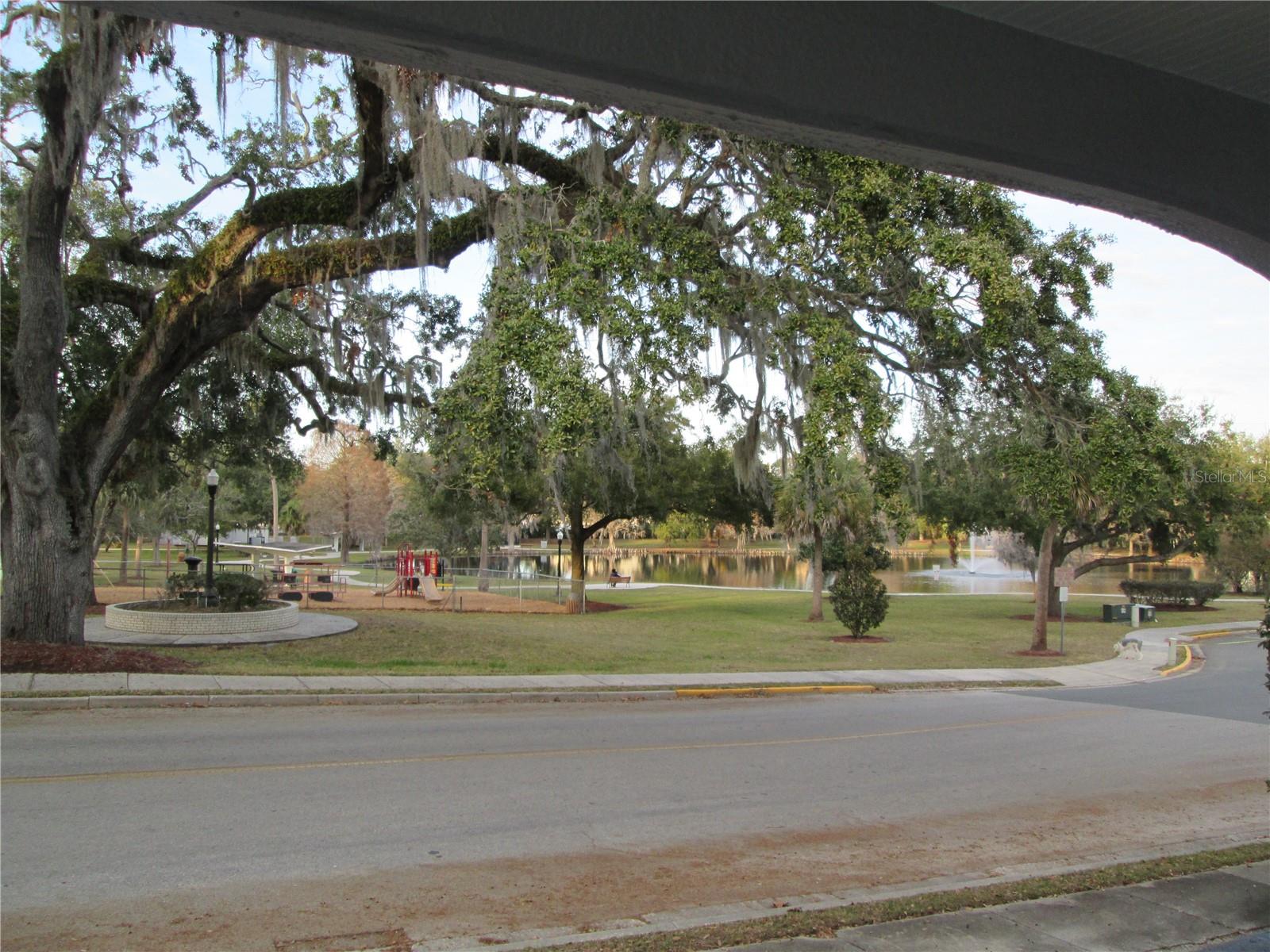 128 ORANGE AVE, LEESBURG, FL, 34748