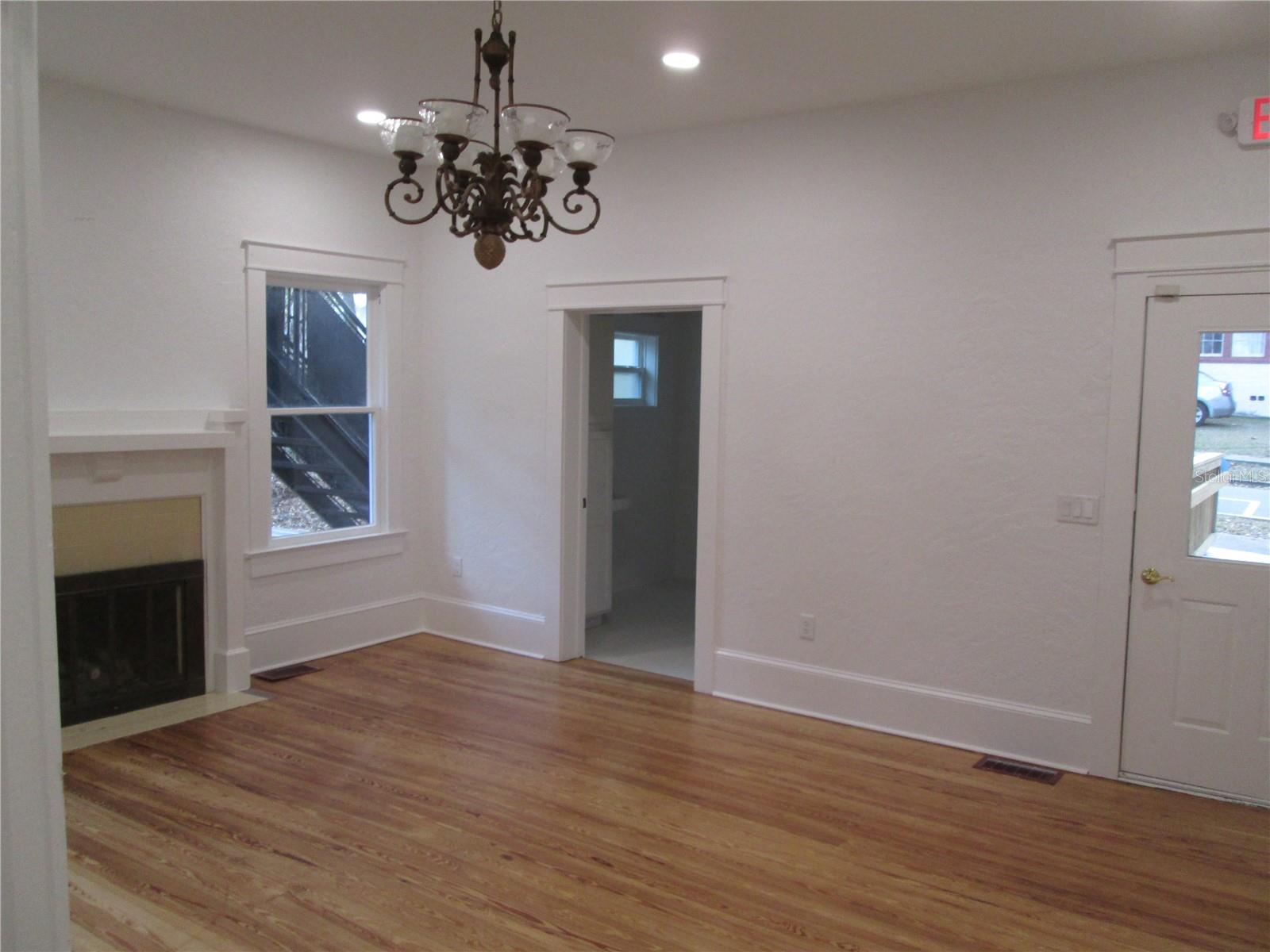 128 ORANGE AVE, LEESBURG, FL, 34748