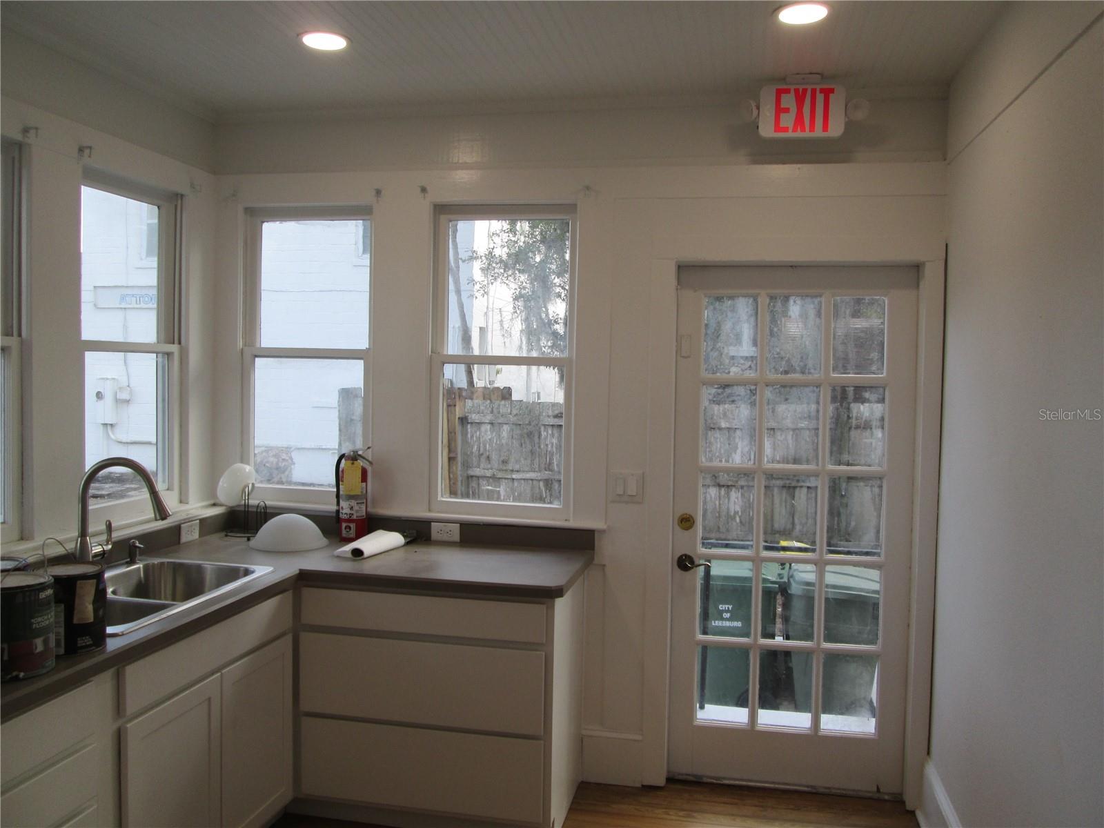 128 ORANGE AVE, LEESBURG, FL, 34748