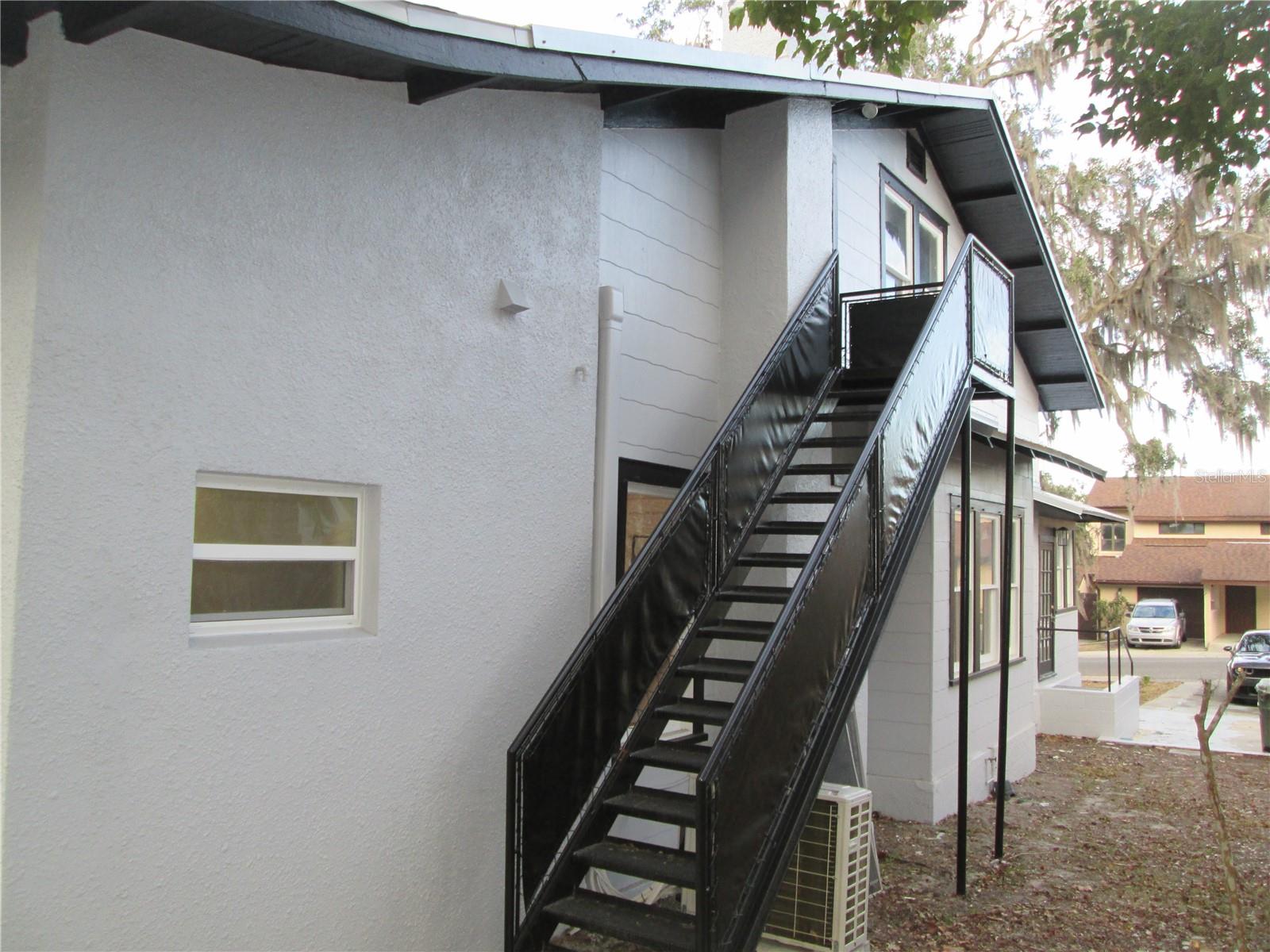 128 ORANGE AVE, LEESBURG, FL, 34748