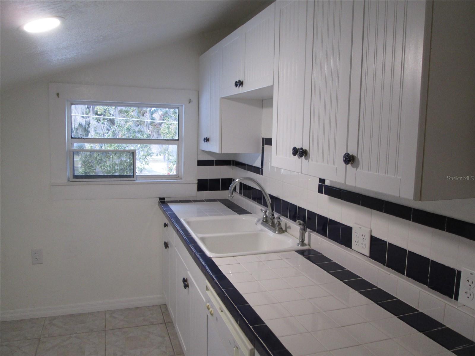 128 ORANGE AVE, LEESBURG, FL, 34748